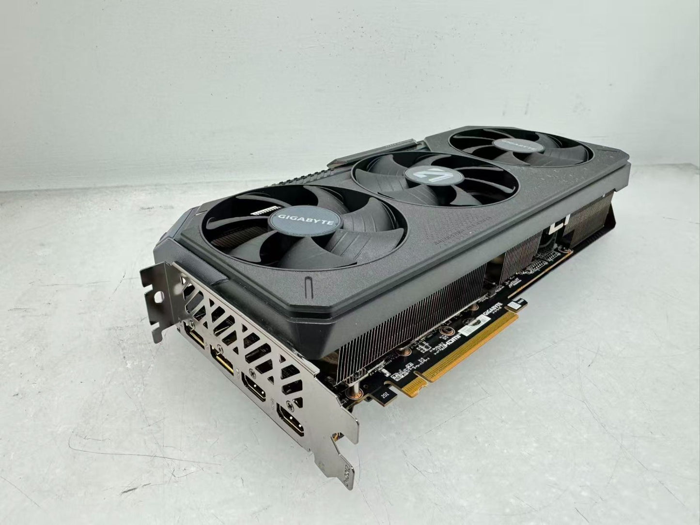 GIGABYTE Radeon RX 9070 XT GAMING OC 16G GDDR6 Graphics GV-R9070XTGAMING OC-16GD