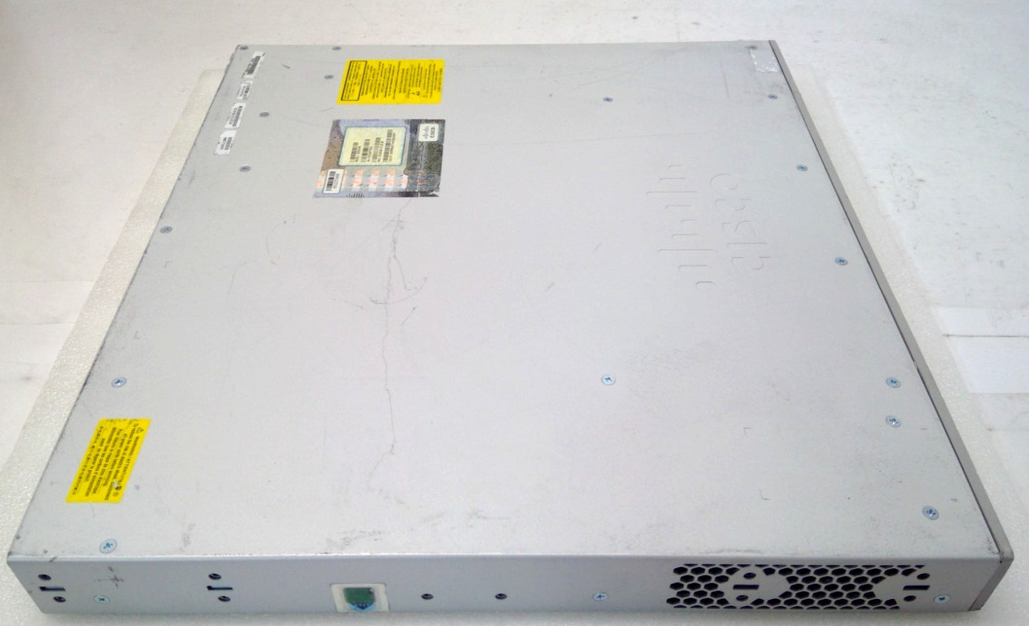 Cisco C9300-48H-A Catalyst 9300 48-Port UPOE+ Switch W/MODULE  *NO PSU NO FANS*