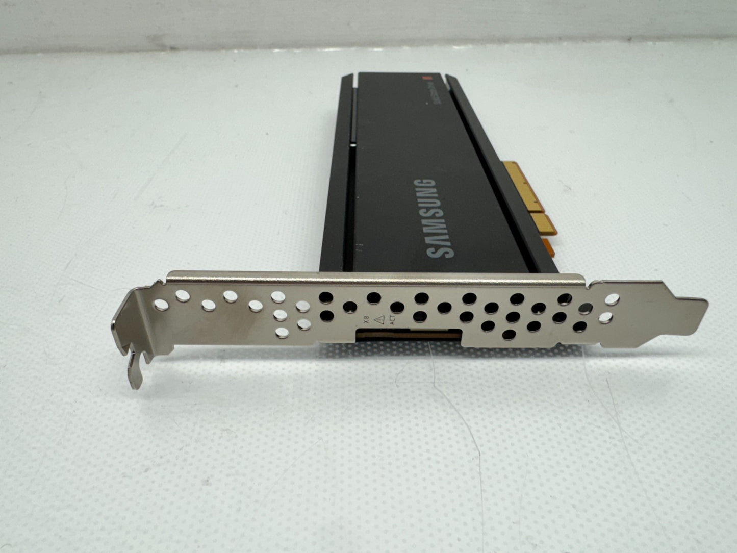 HPE Samsung PM1735 AIC 1.6TB NVMe PCI-e 4.0 SSD 3 MZPLJ1T6HBJR-00AH3 P27023-001
