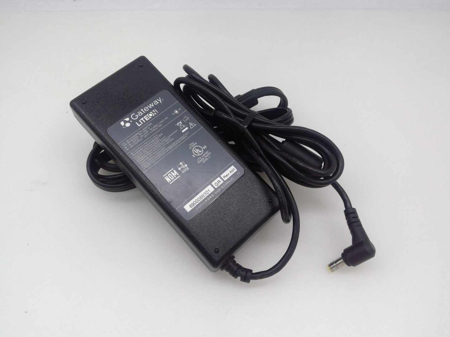 Genuine Lite-On PA-1900-15  Adapter Charger for Gateway NV76R NE51006U NE51B14U