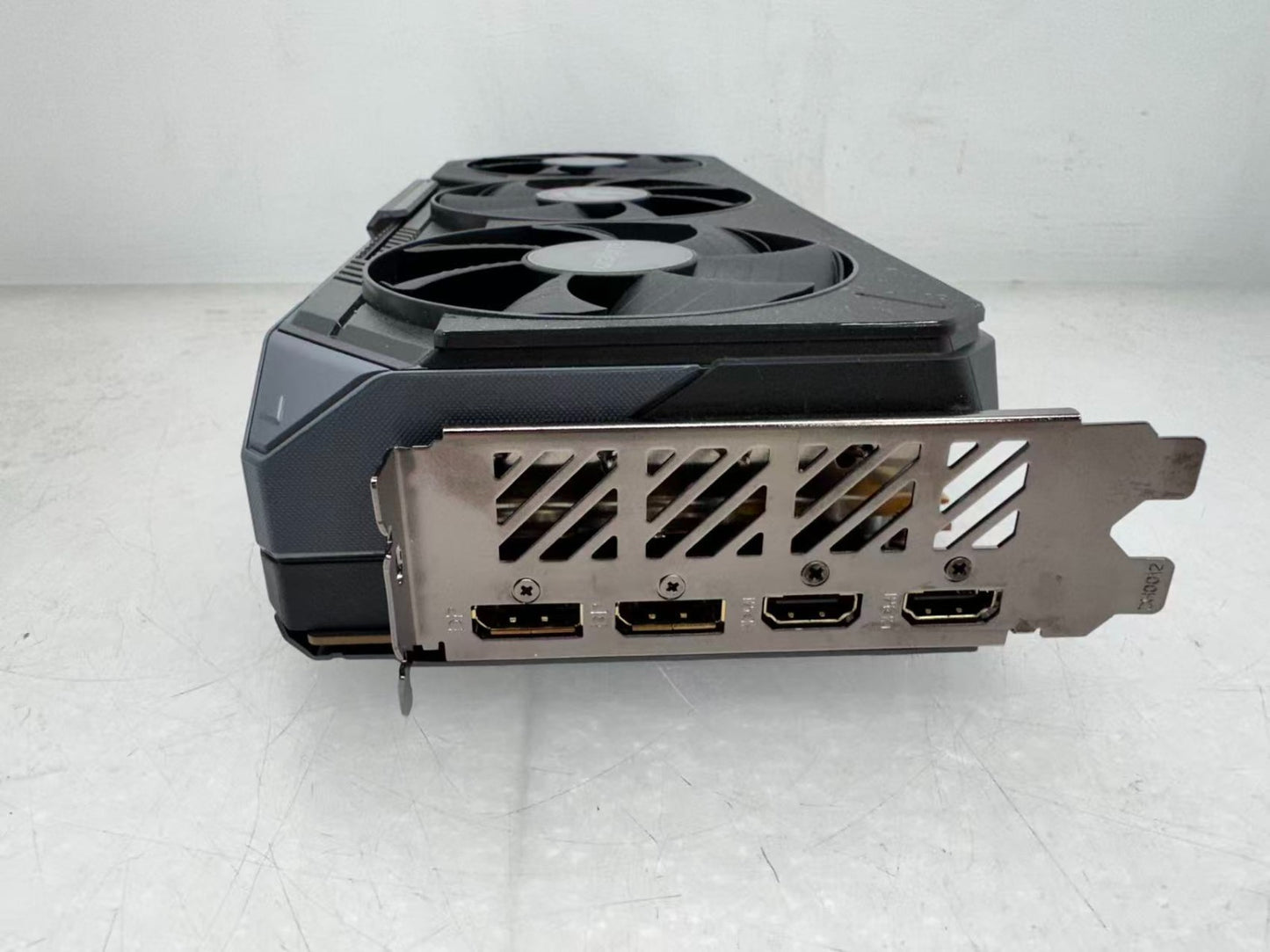 GIGABYTE Radeon RX 9070 XT GAMING OC 16G GDDR6 Graphics GV-R9070XTGAMING OC-16GD