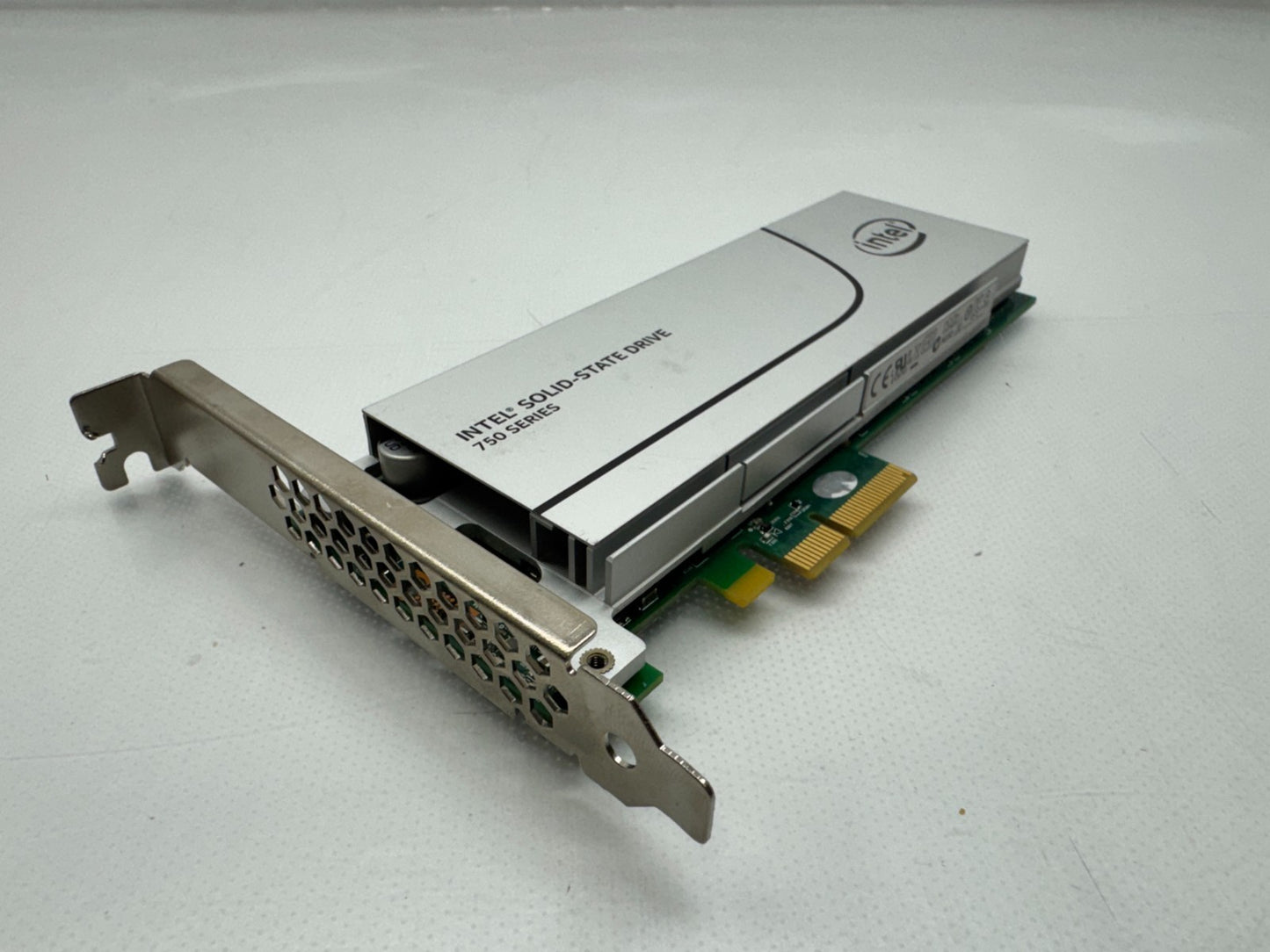 Intel SSD 750 Series 400GB PCI Express 3.0 high-performance NVMe SSD