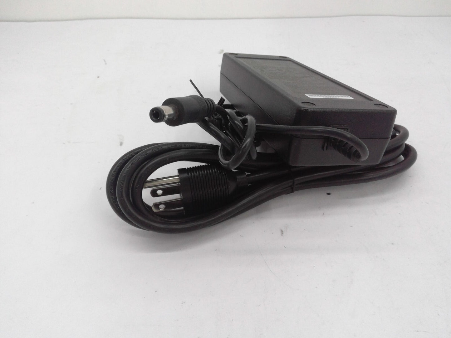 Mean Well Desktop Power Supply 19V 4.74A 90W IEC GST90A19-NVDA