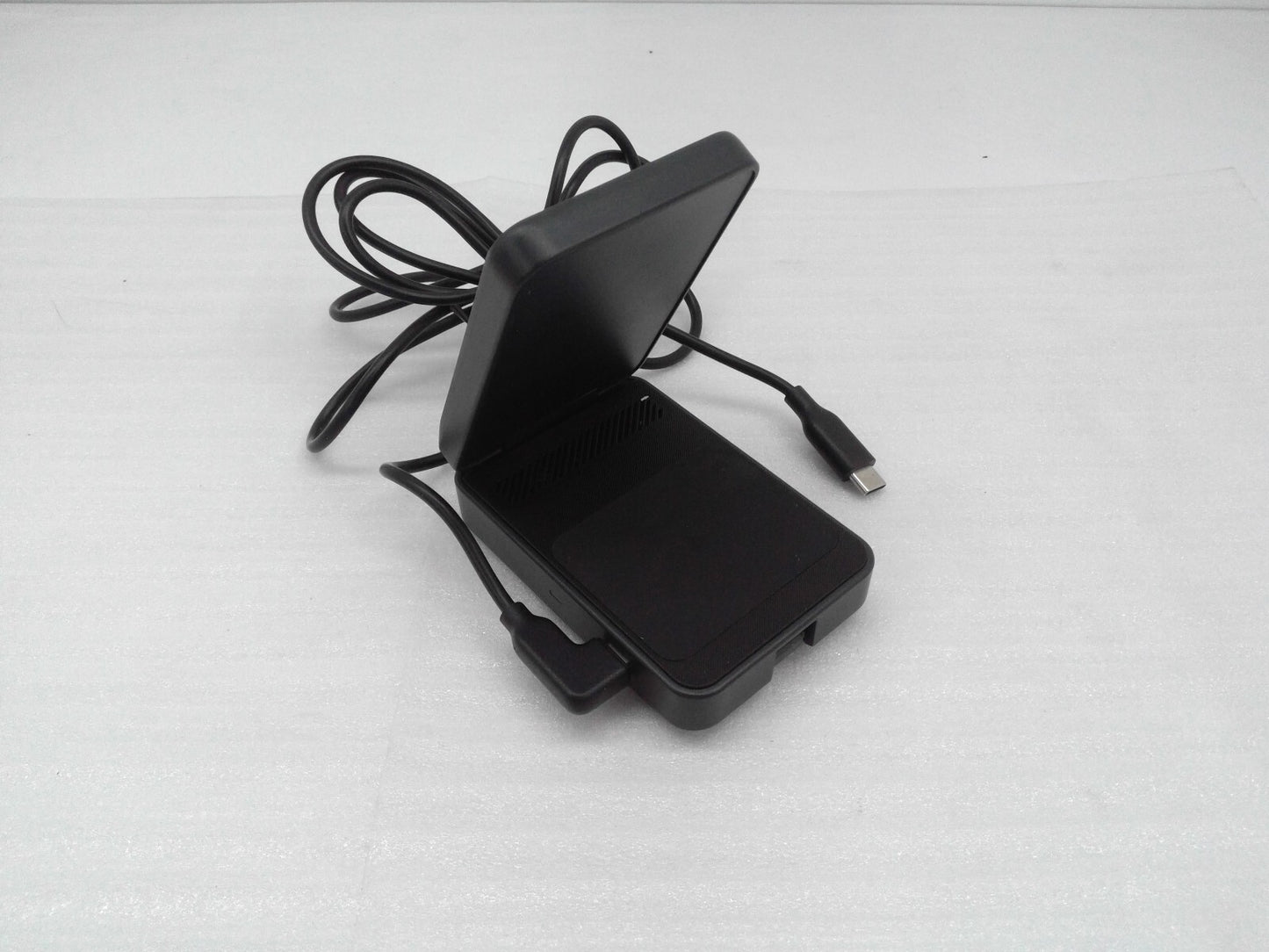 Anker 15W Max Pocket-Sized 3-in-1 Wireless Charing Station B2557J11-1