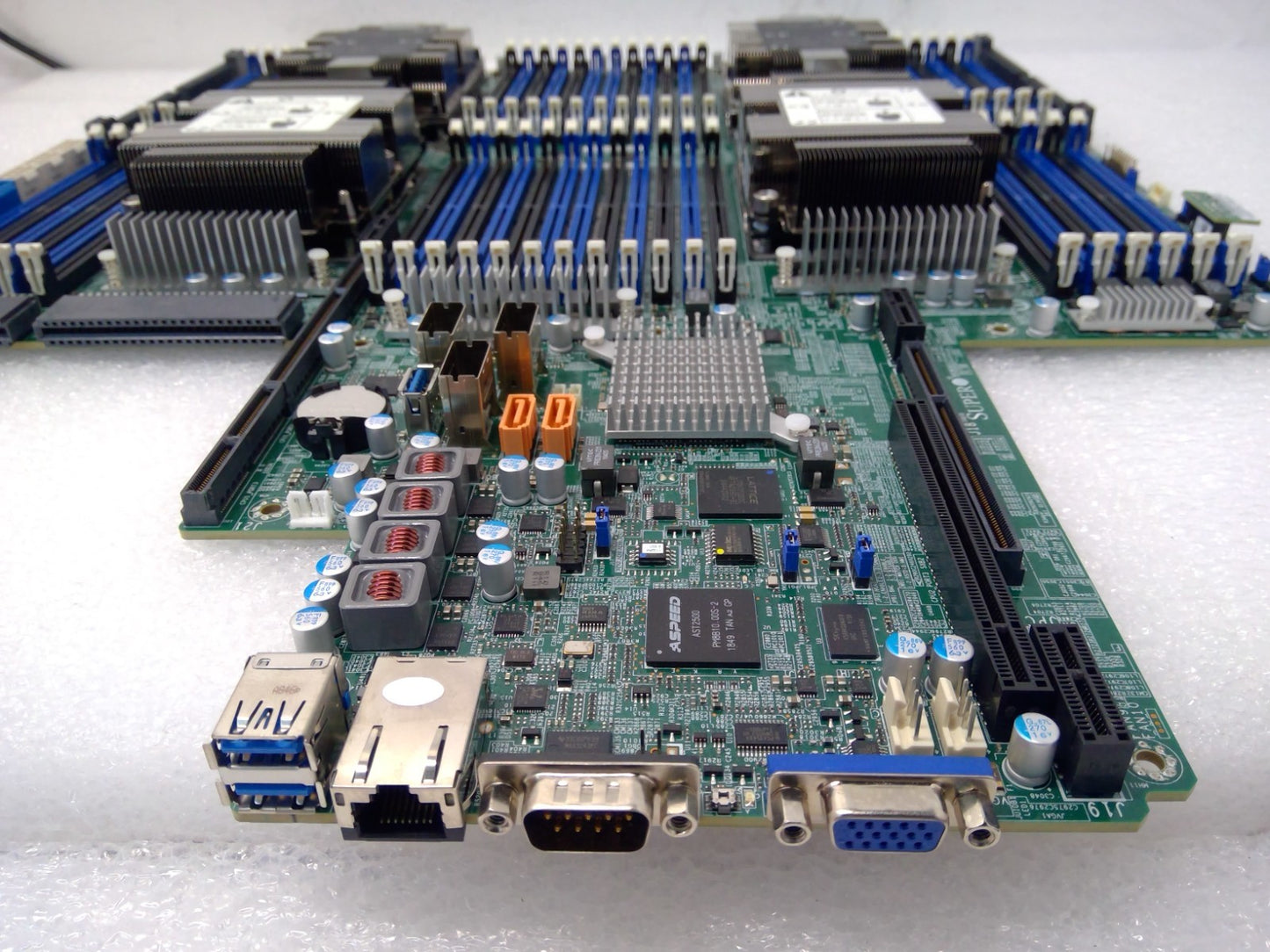 Supermicro X11QPH+ LGA-3647 DDR4 WServer Motherboard W/Heatsink