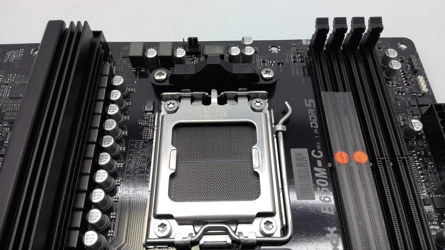 ASRock B650M-C Micro ATX Motherboard AMD Socket AM5 DDR5 HDMI * Details*