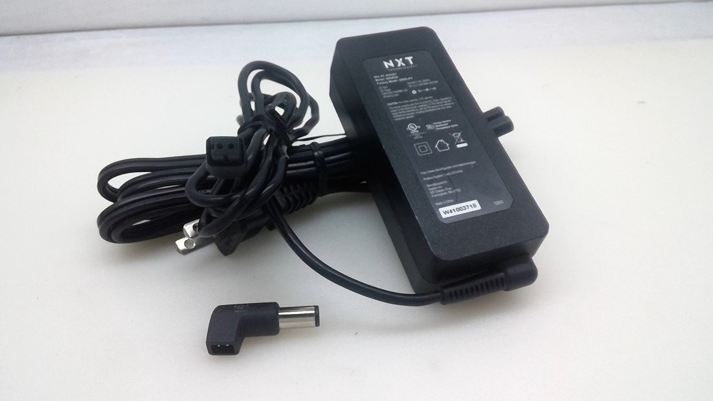 NXT Technologies 65W 19V 3.42A NX54326 Universal Laptop Charger Removable Tip