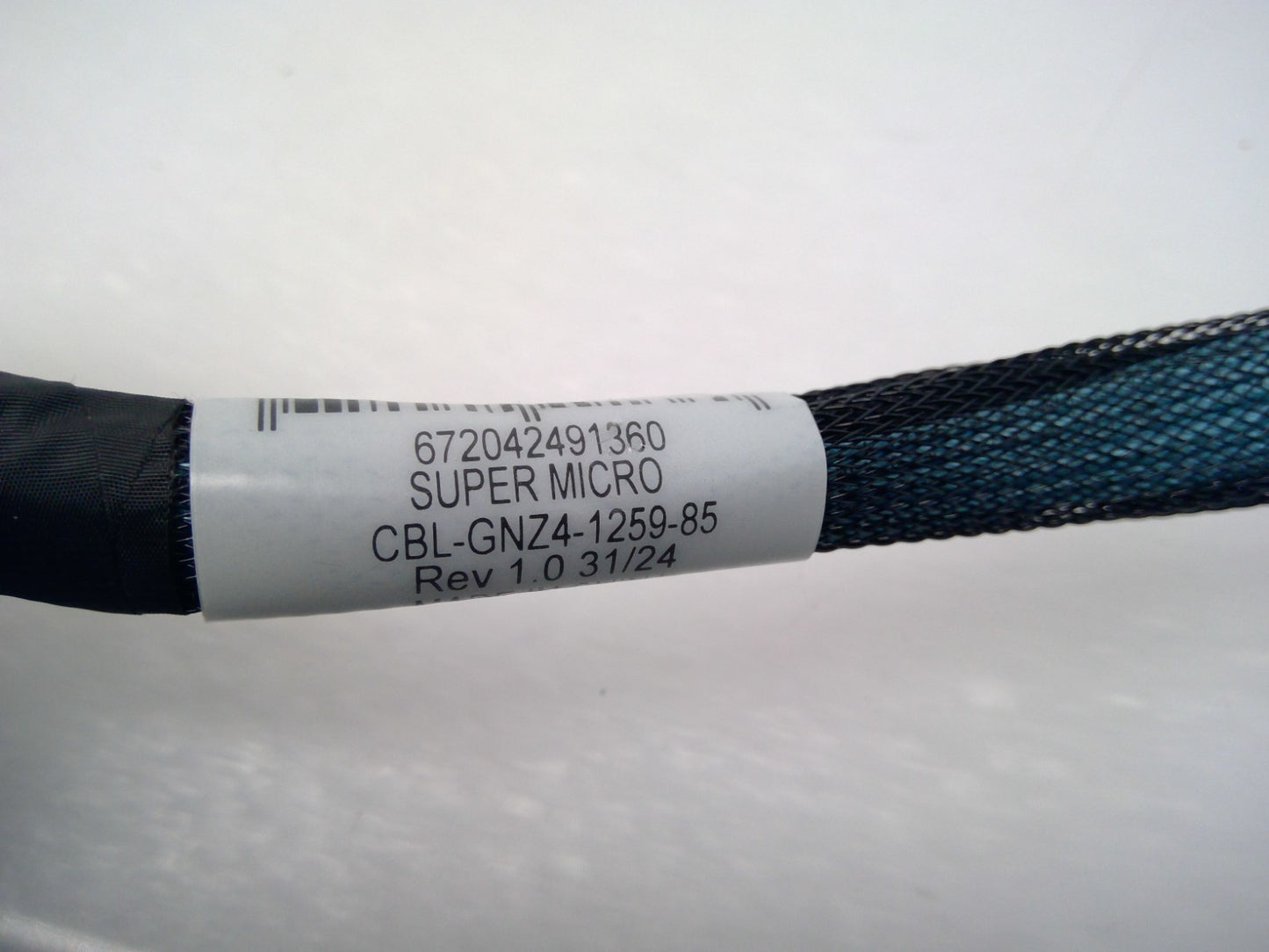 Supermicro CBL-GNZ4-1259-85 GenZ4C/STR to 2x SlimSAS x8/LE_PT 68CM LNRVS 85Ohm