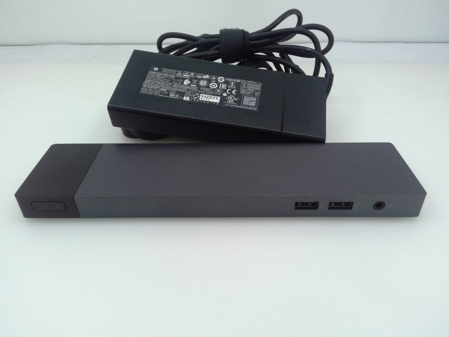 HP Elite Thunderbolt 3 Docking Station HSTNN-CX01 W/ HP 150W Adapter 841830-001