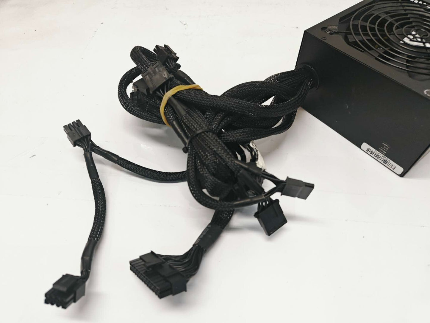 Apevia Prestige Series ATX-PR600W 600W 80 PLUS Gold ATX12V Power Supply