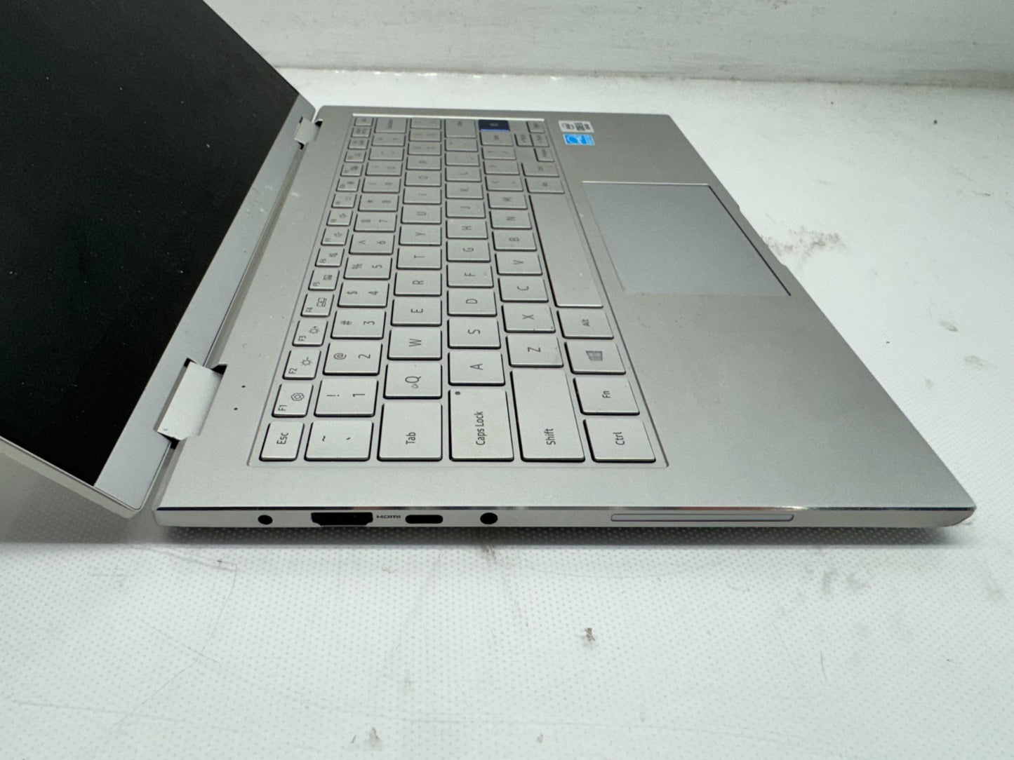 Samsung NP730QCJ Intel i5-10210U@1.60GHz 8GB 256G Windows 11 No AC *READ*