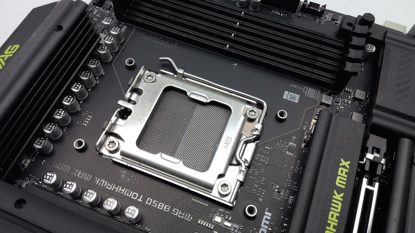 MSI MAG B850 TOMAHAWK MAX WIFI ATX Motherboard  AM5 - AMD B850