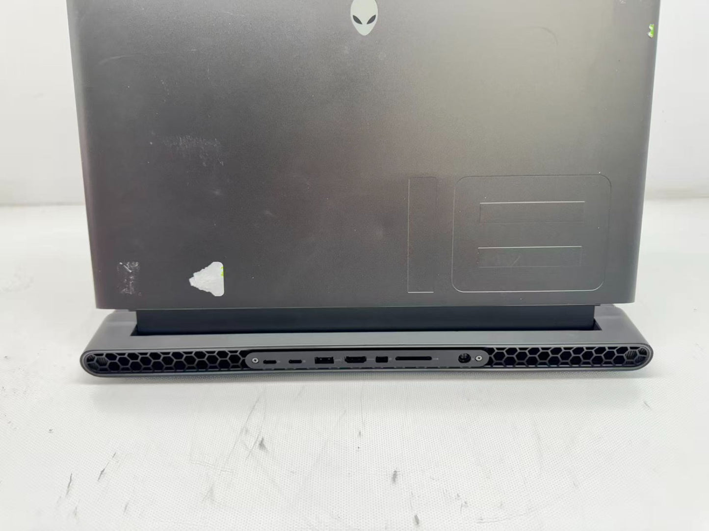 Dell Alienware M18 R1 18" Ryzen 9 7945@2.5GHz 32GB RAM 1TB SSD RX 7900M *READ*