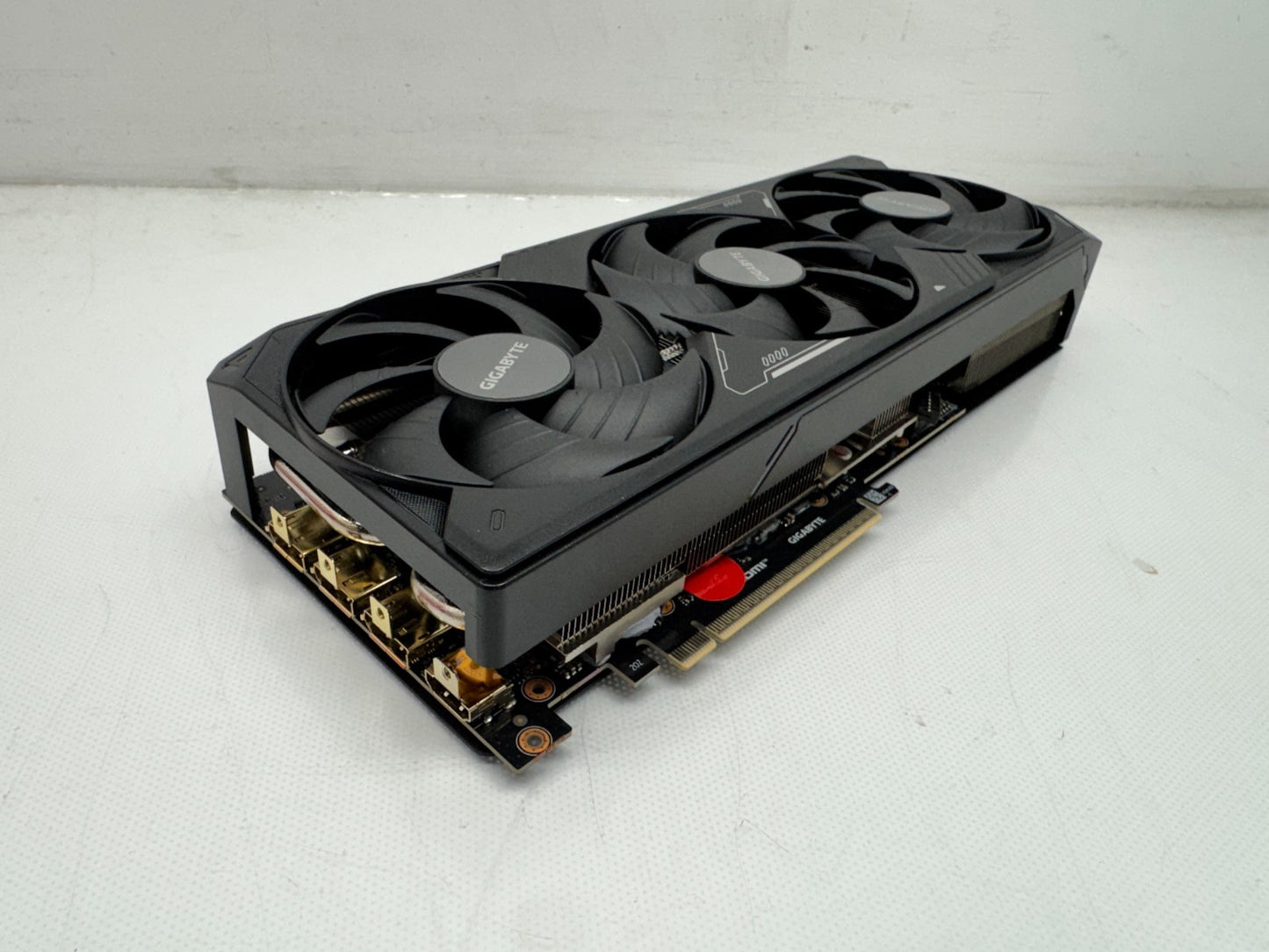 GIGABYTE GeForce RTX 5080 16GB GDDR7 GV-N5080WF3OC-16GD Not Working *Read*
