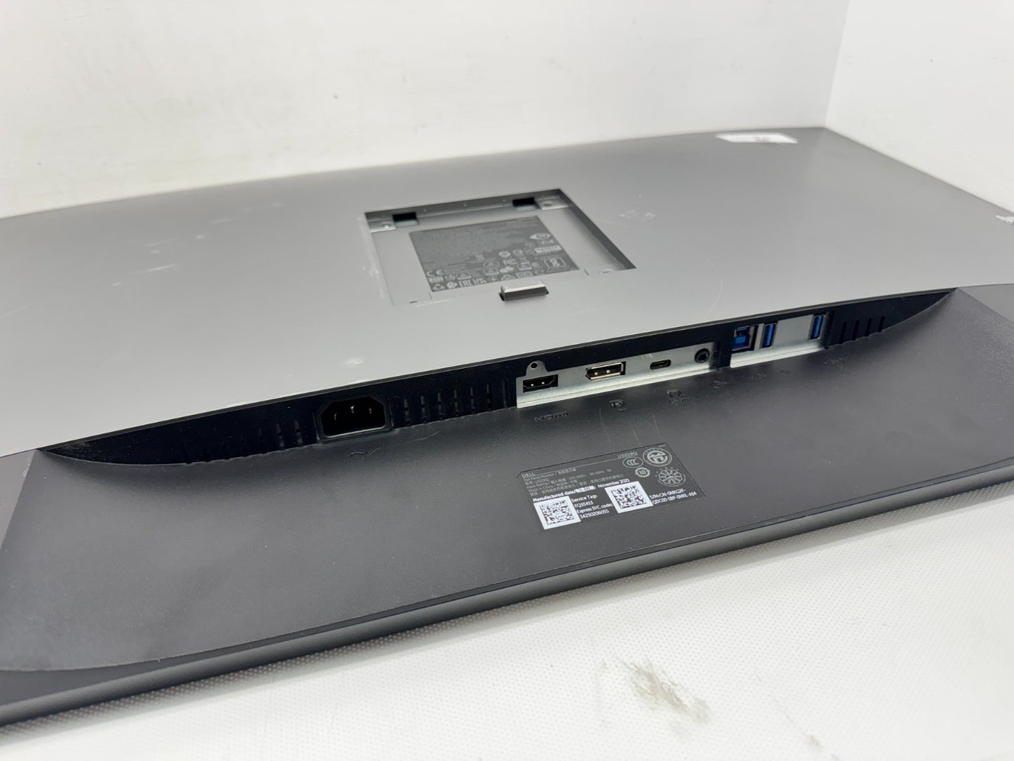 Dell U3219Q 31.5" 4K UHD 2160p 60Hz IPS LED Monitor HDMI DP USB-C No Stand *READ