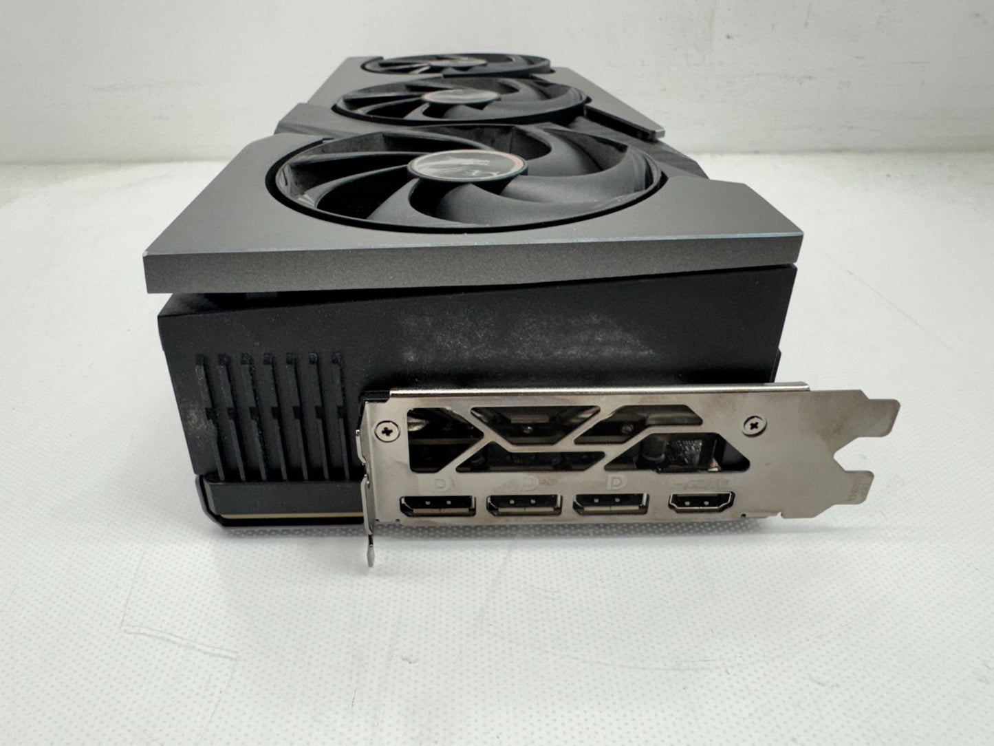 MSI GeForce RTX 5090 32GB GAMING TRIO GDDR7 Graphics Card Tested