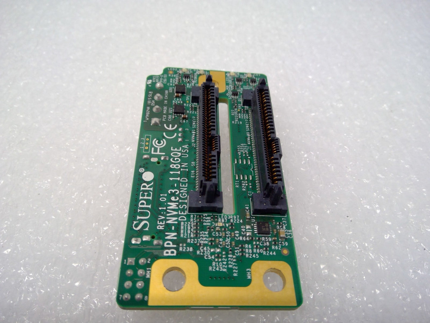 Supermicro BPN-NVME3-118GQE 2x 2.5-inch NVMe SSDs Backplane