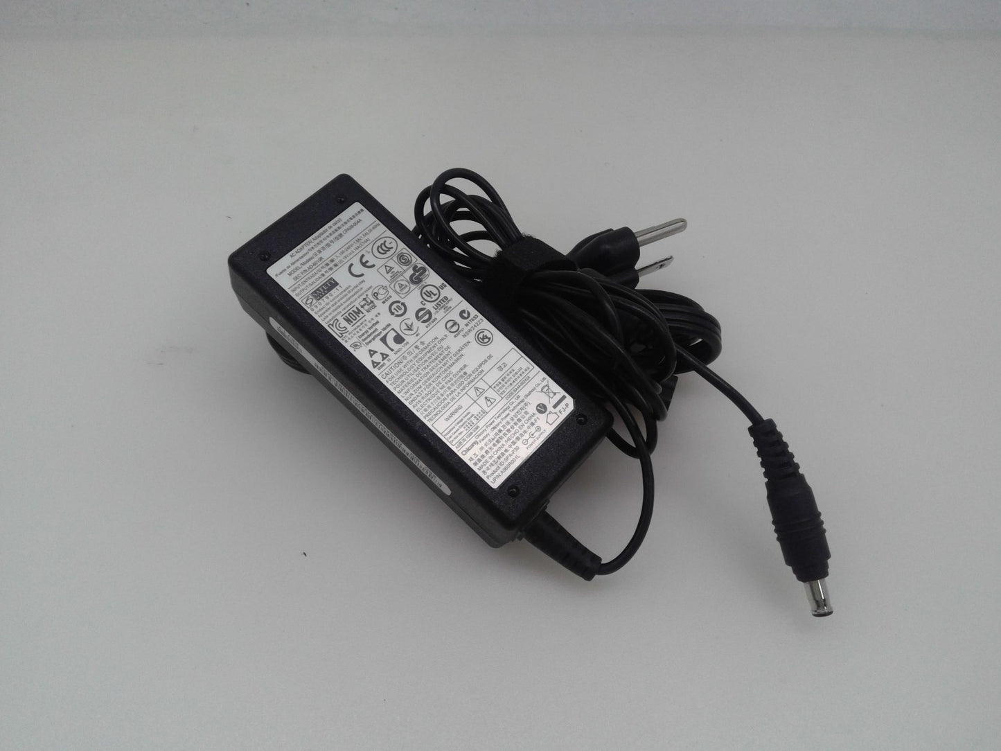 Chicony 19V 3.16A 60W AC Laptop Charger Adapter For Samsung CPA09-004A AD-6019R