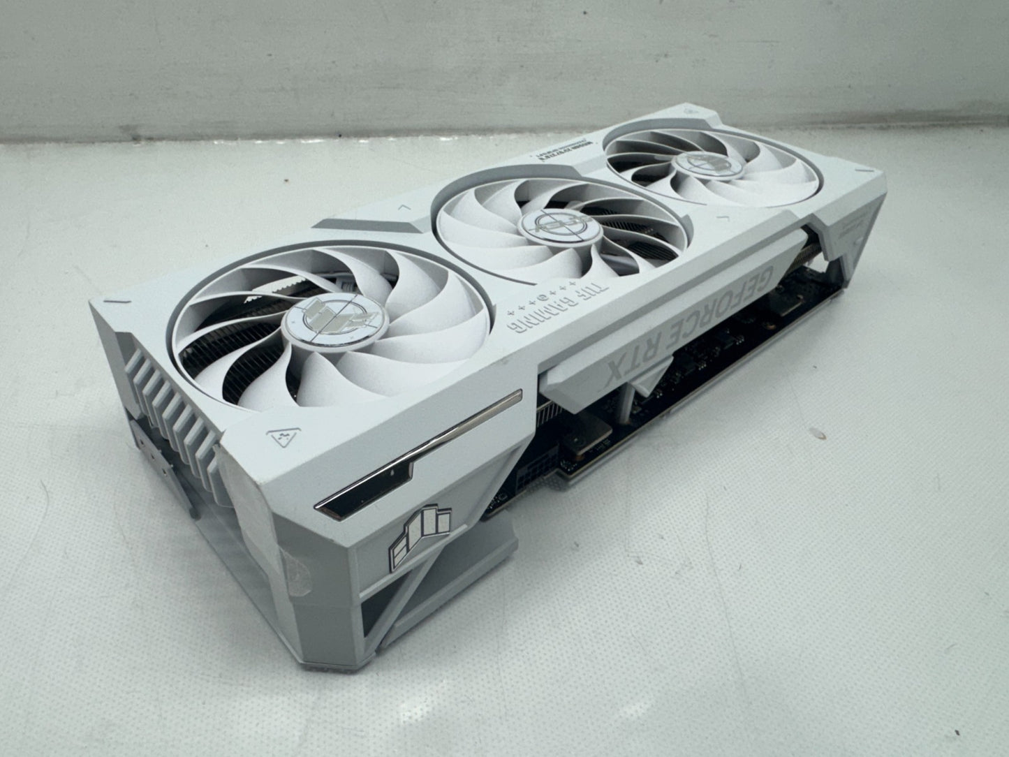 ASUS TUF Gaming GeForce RTX 4070 Ti Super 16GB GDDR6X OC White Edition *READ*