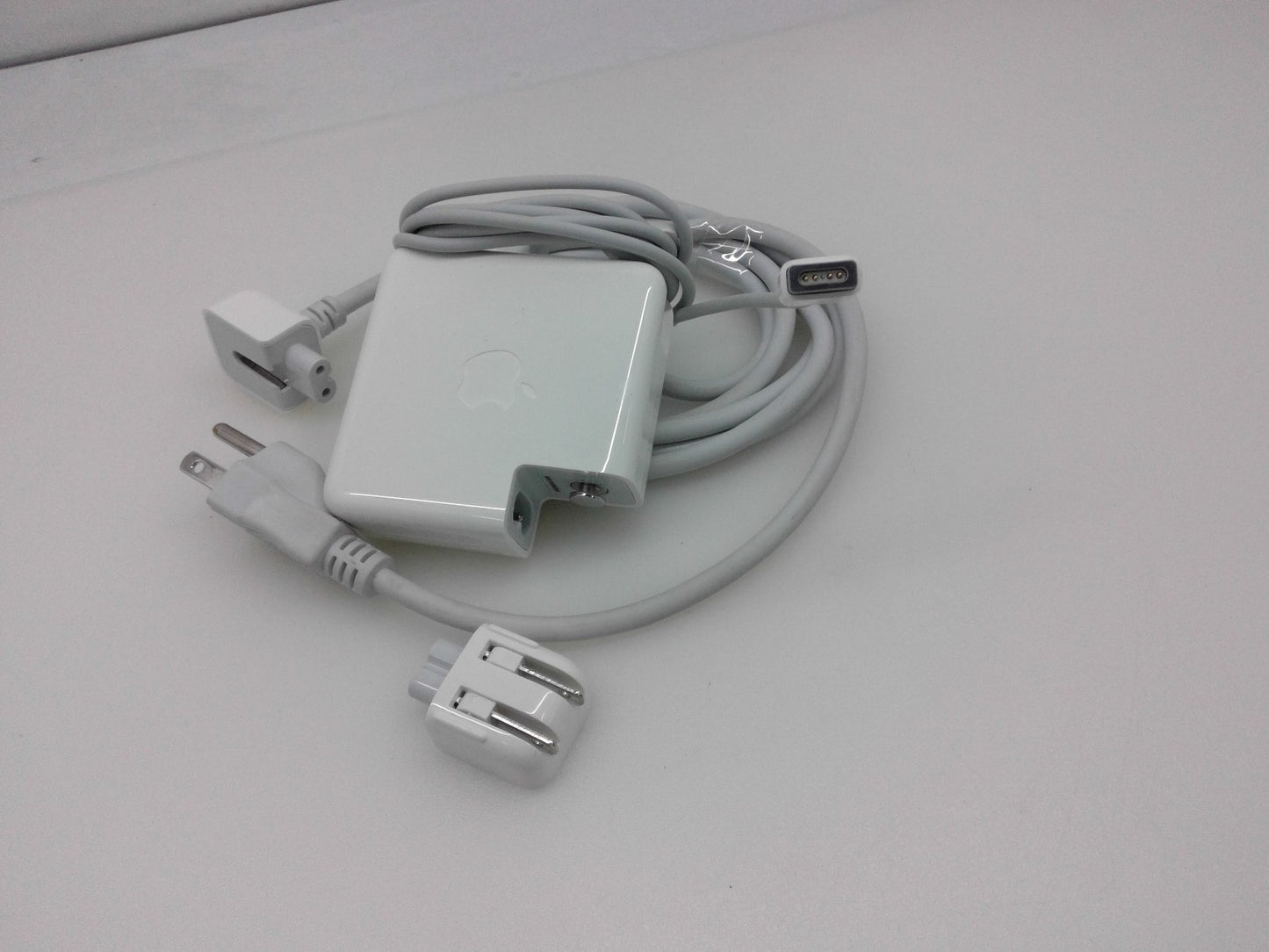 OEM Apple 85W Magsafe 1 charger Adapter for 2006-2012 Macbook Pro A1172 A1222