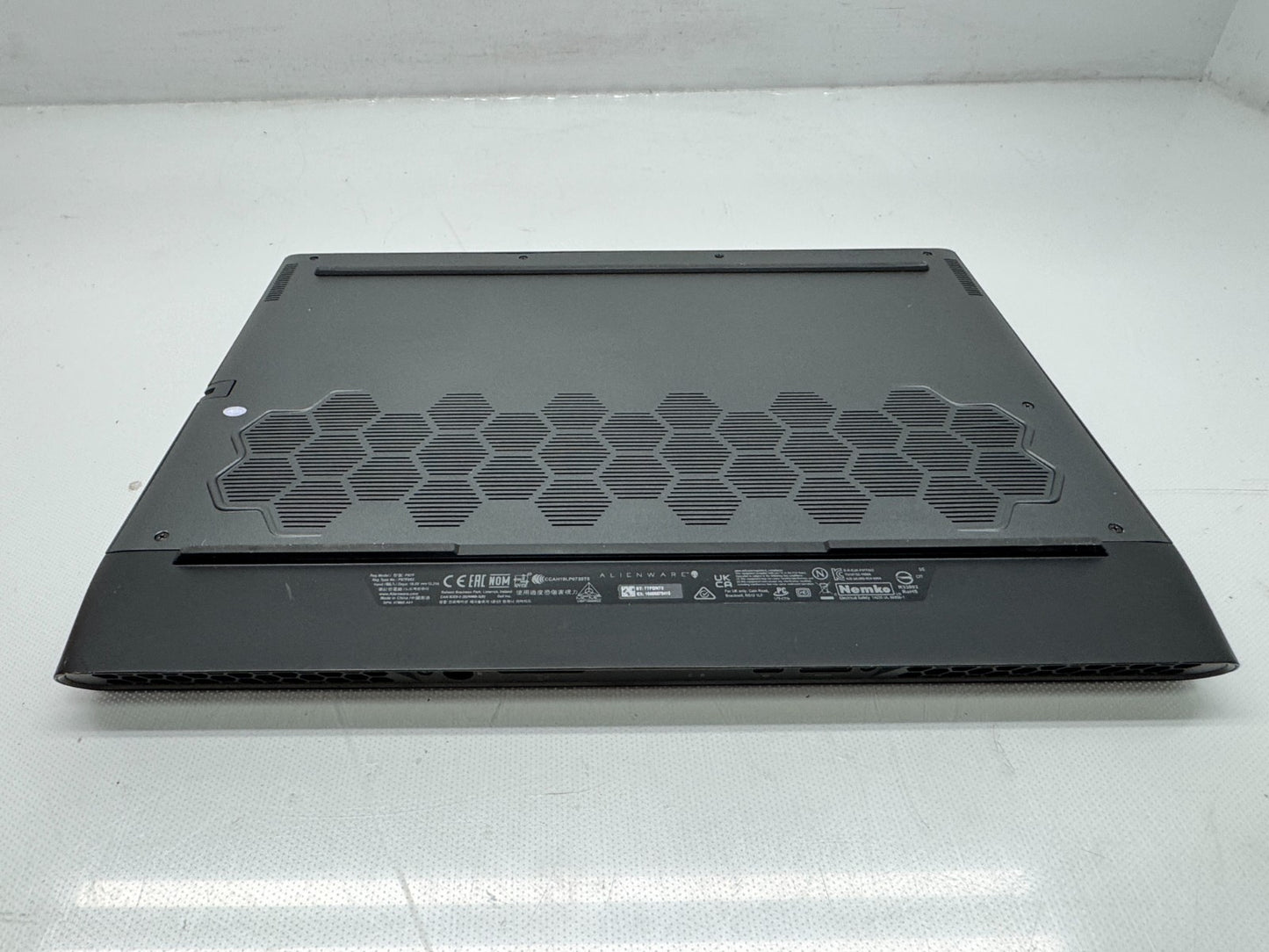 Dell Alienware M15 R3 15.6" Intel i7-10750H@2.3GHz 16GB 512GB RTX 2070 Gray W/AC