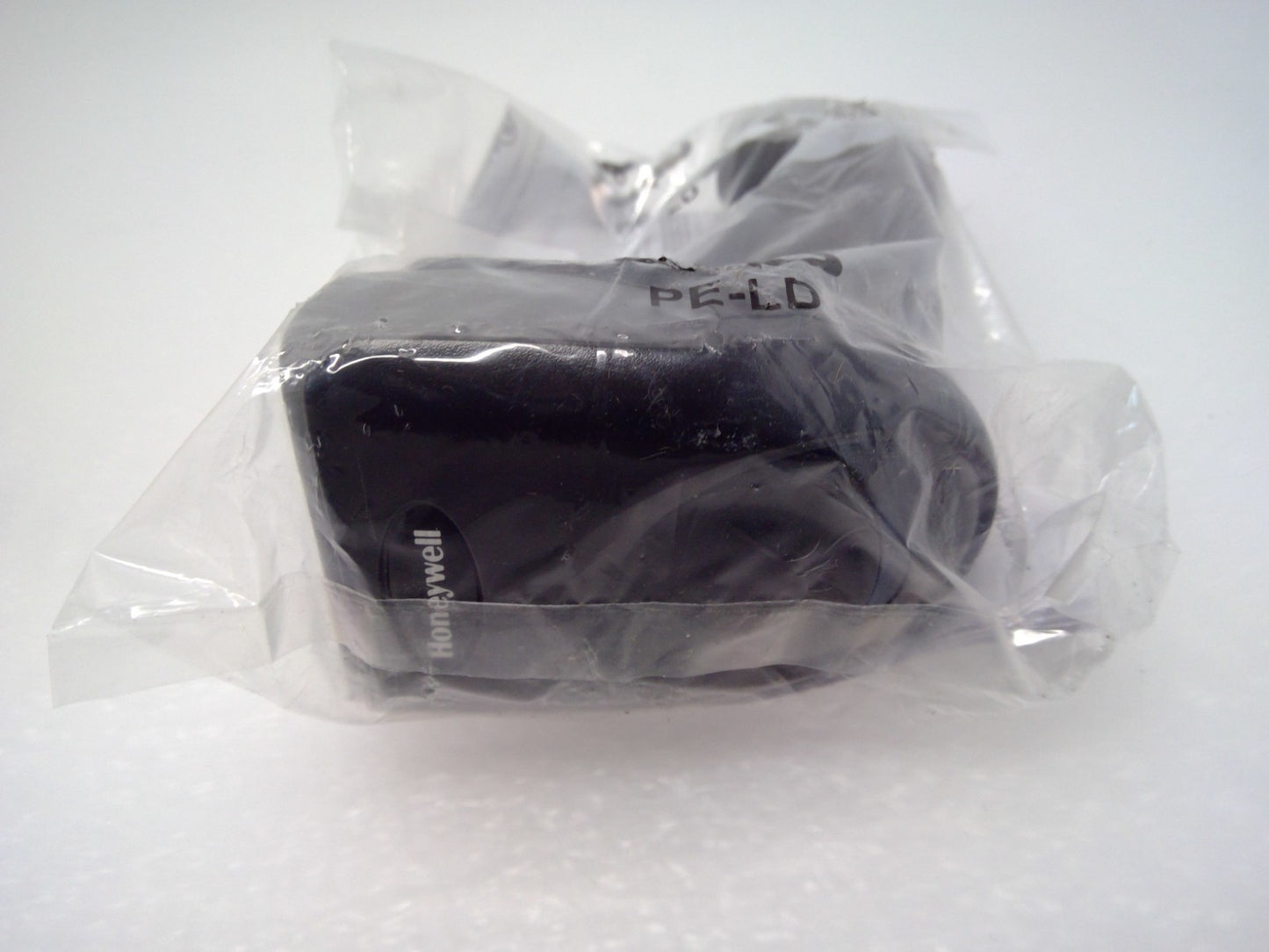 Honeywell 1470G2D-2-N-INT Voyager Extreme Performance 1470g Barcode Scanner READ