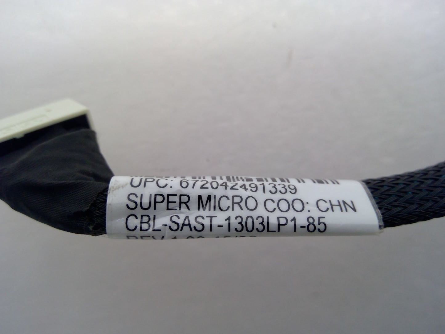 SuperMicro SlimSAS x8 (LP STR to LE_pTab) 36cm 85OHM RoHS CBL-SAST-1303LP1-85