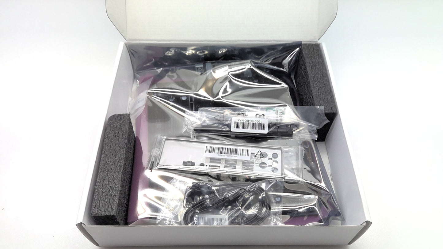 New ASRock B650M-C Motherboard DDR5 AMD Socket AM5 W/Antenna I/O Shield