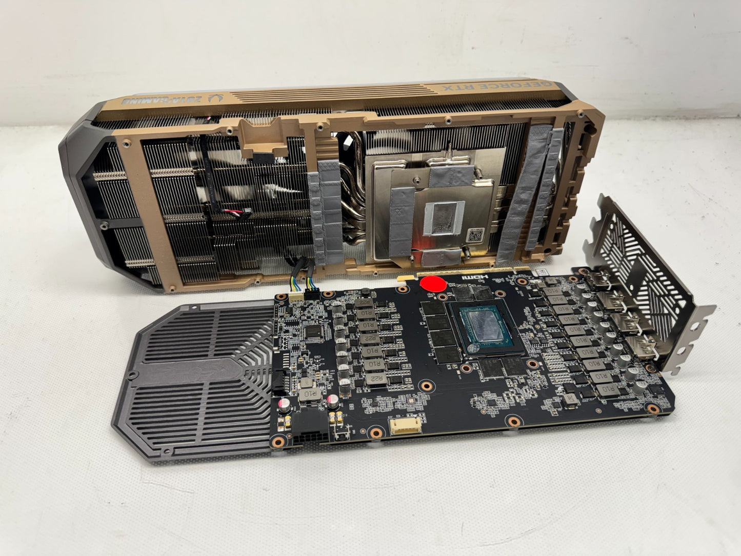 *Read* ZOTAC GeForce RTX 5080 Amp Extreme Infinity 16GB GDDR7 GPU No work