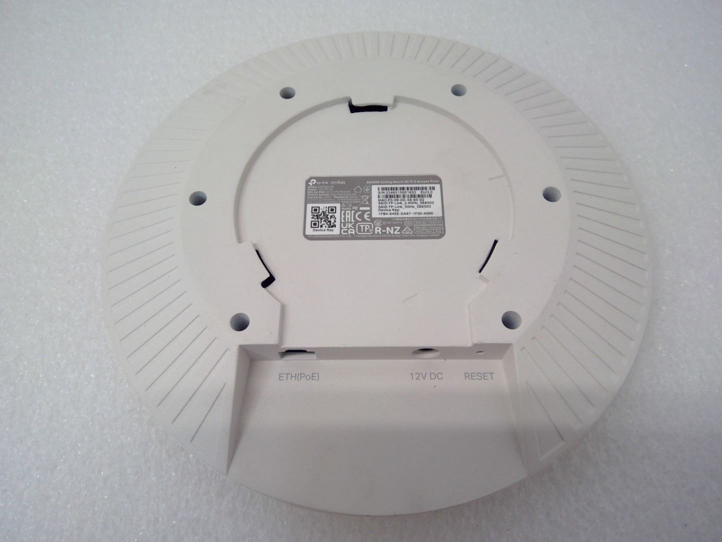 TP-LINK Omada EAP660 HD AX3600 Multi-Gigabit Ceiling Mount Wi-Fi 6 Access Point