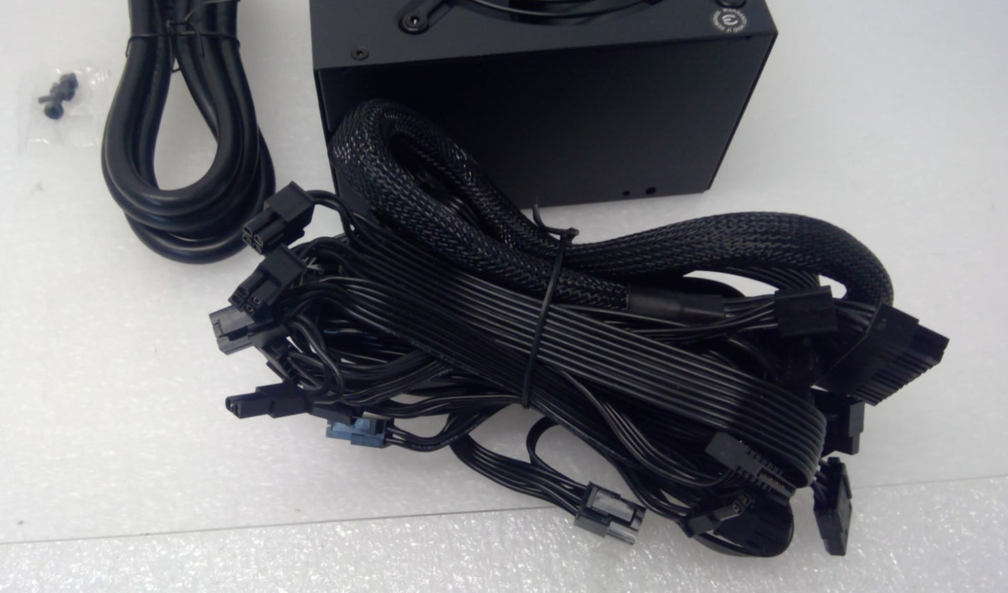 NEW EVGA 800 GD 800W 80 Plus Gold Power Switching Power SupplyPSU 100-GD-0800-BC