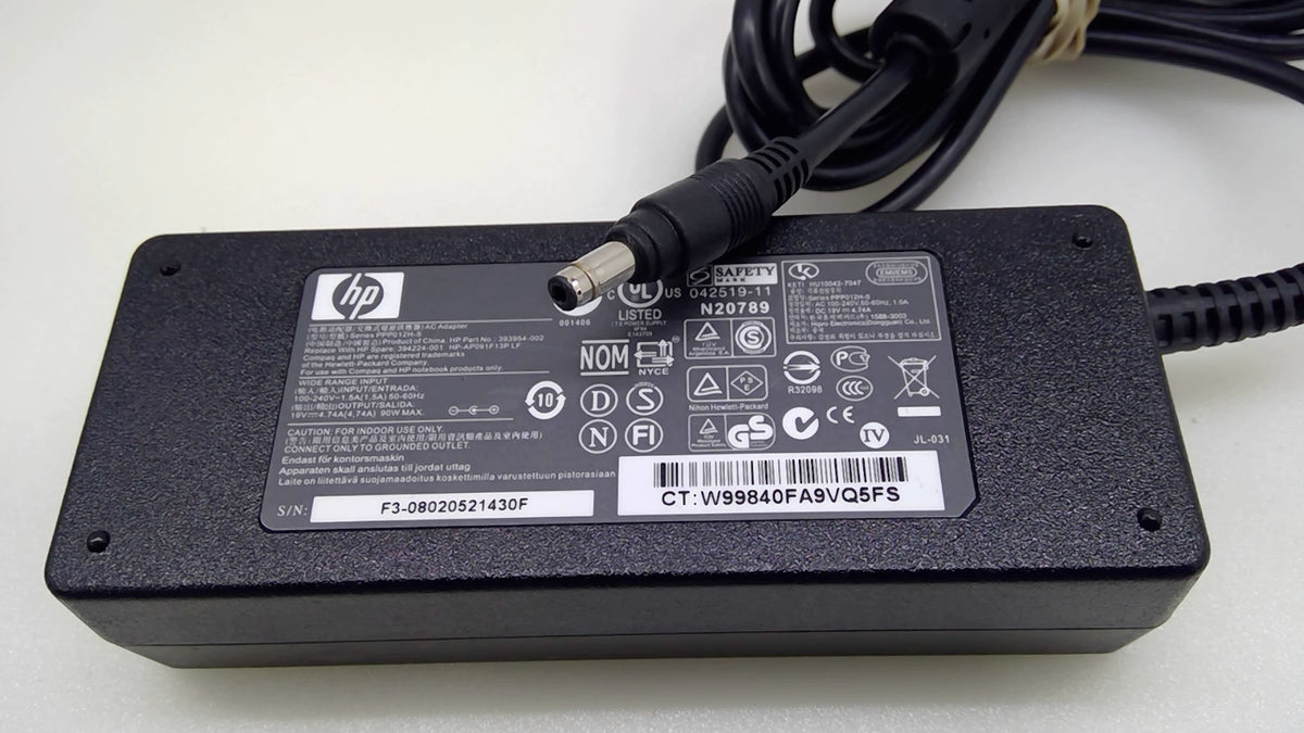 Genuine HP Compaq 90W Adapter 393954-002 19V 4.74A 4.8x1.7mm