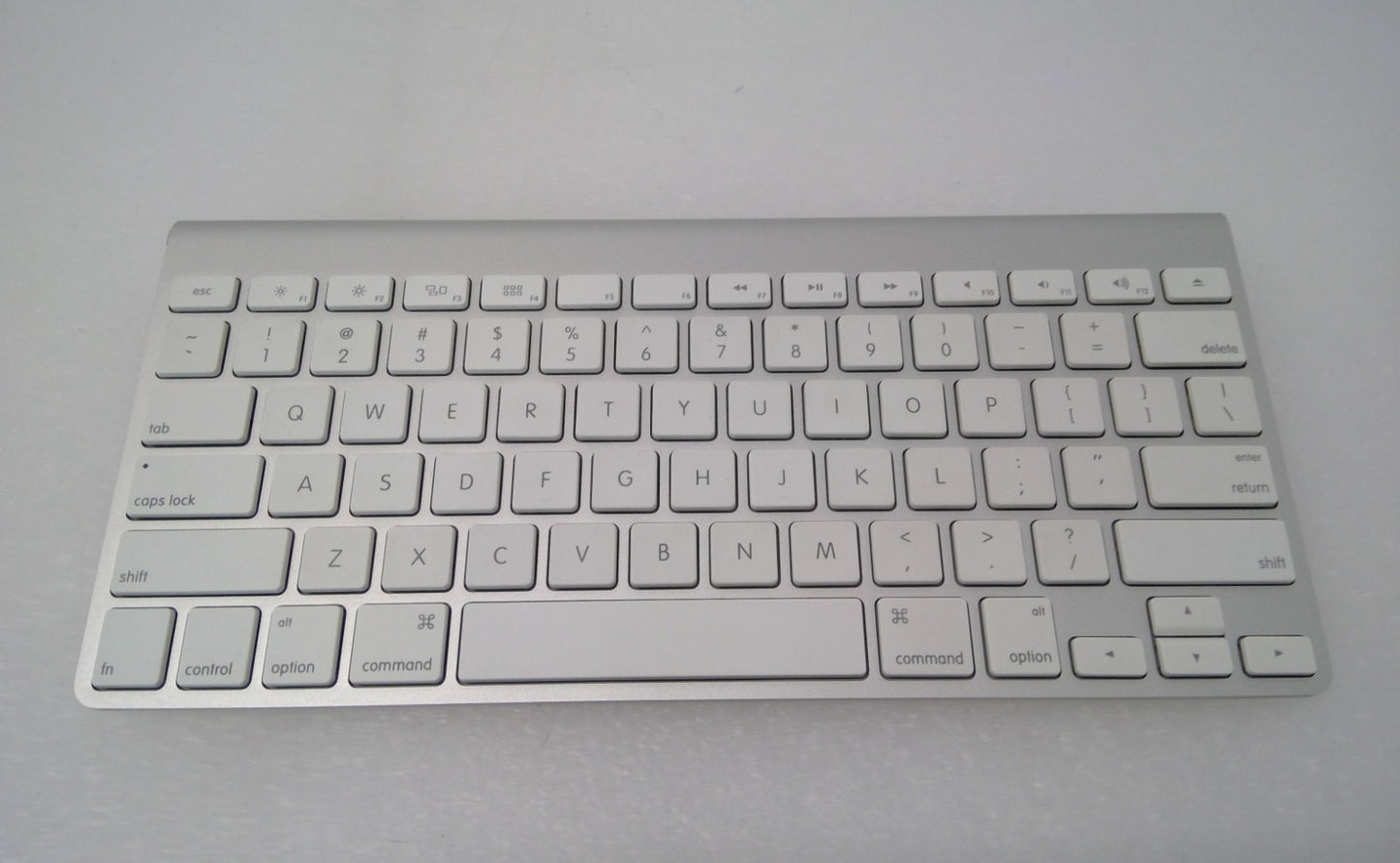 GENUINE Apple Keyboard A1314 Bluetooth Wireless