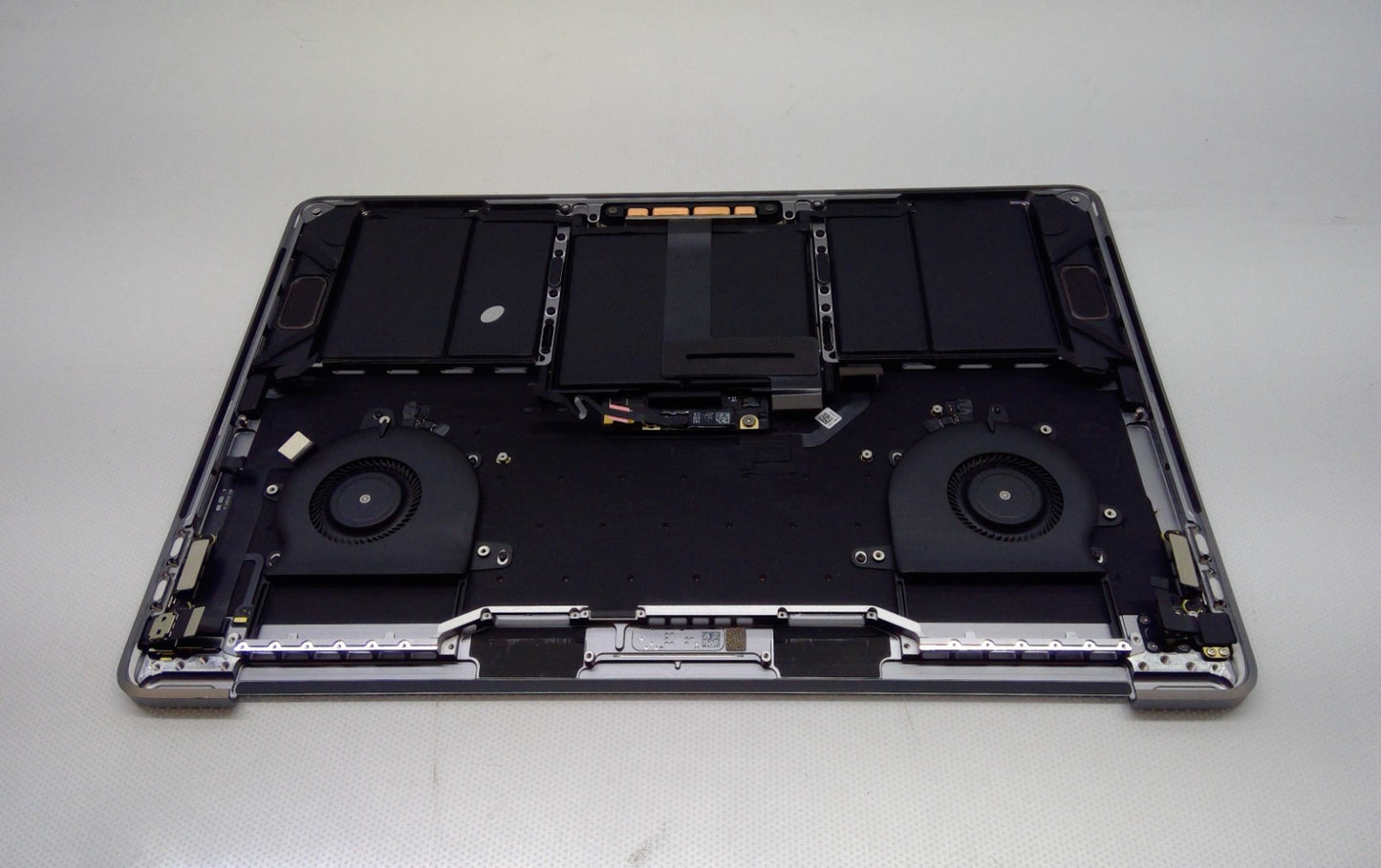 Apple MacBook Pro 13” A1989 Palmrest Top Case Cover Keyboard  Battery Gray