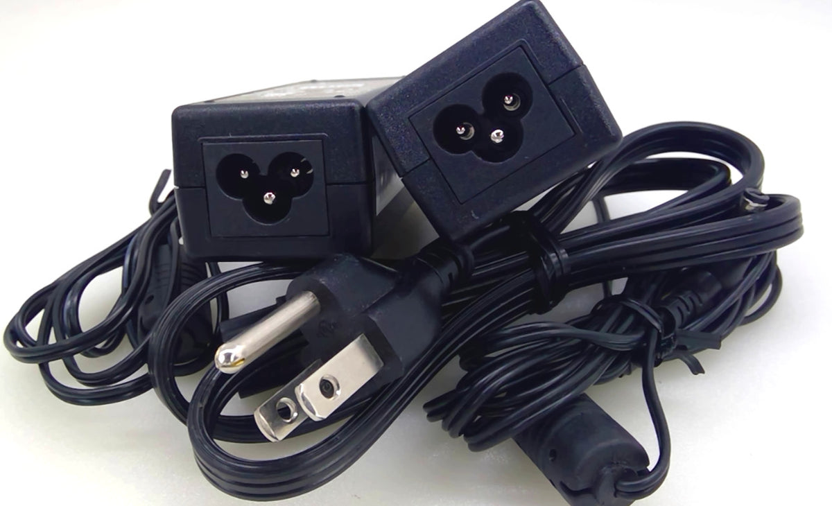 Lot of 2 HONOTO ADS-25SG-19-3 19025E 19V 1.3A 25W AC Adapter w/ Cords