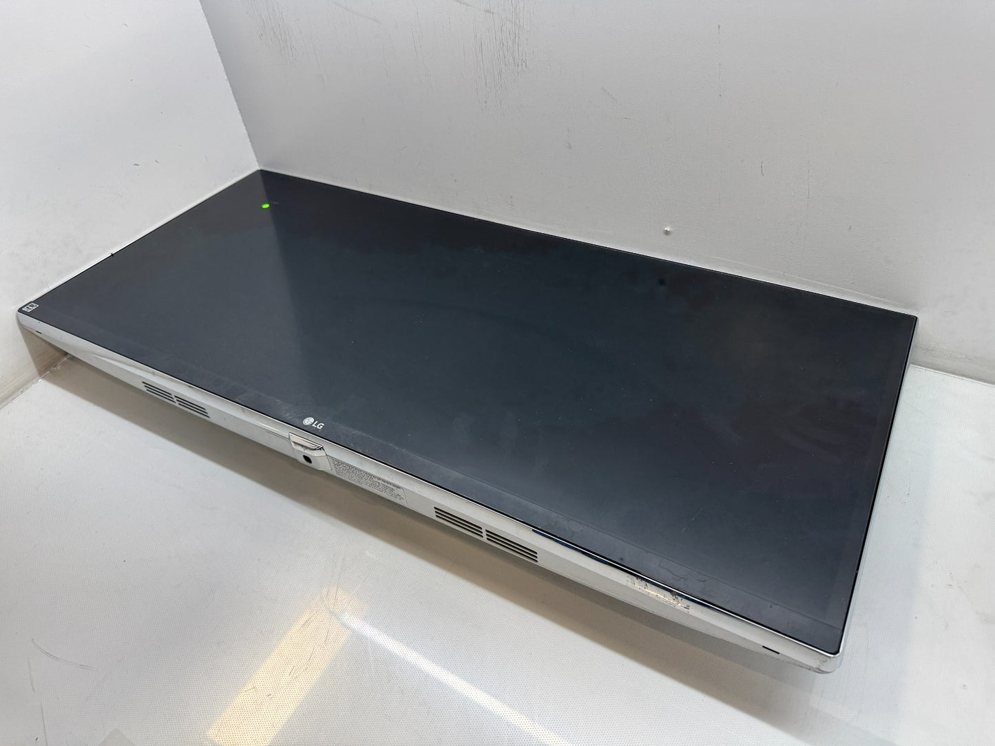 34” Class 21:9 UltraWide WQHD IPS Thunderbolt Monitor 34UM95-P *Read*