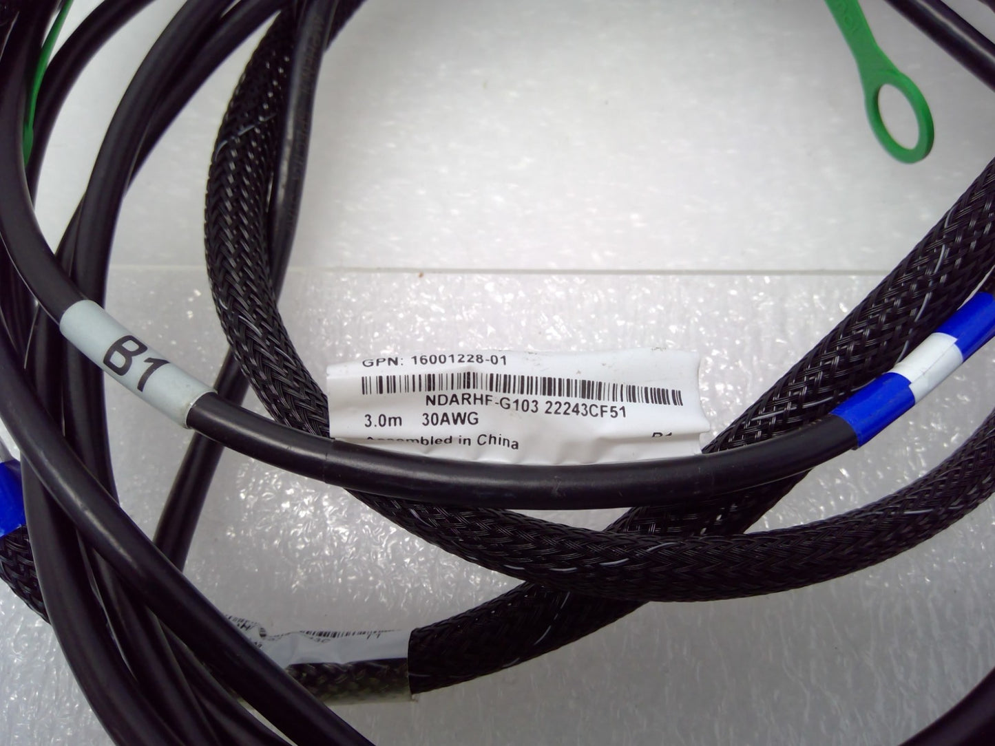 Amphenol 16001228-01 QSFP+40G DAC Cable 3M 30AWG 1-TO-2 Split Twinax Passive