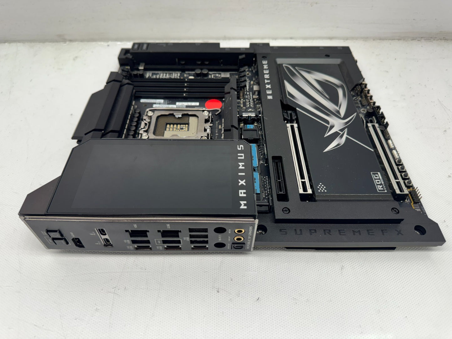 For Parts ROG Maximus Z890 EXTREME motherboard *Not working*