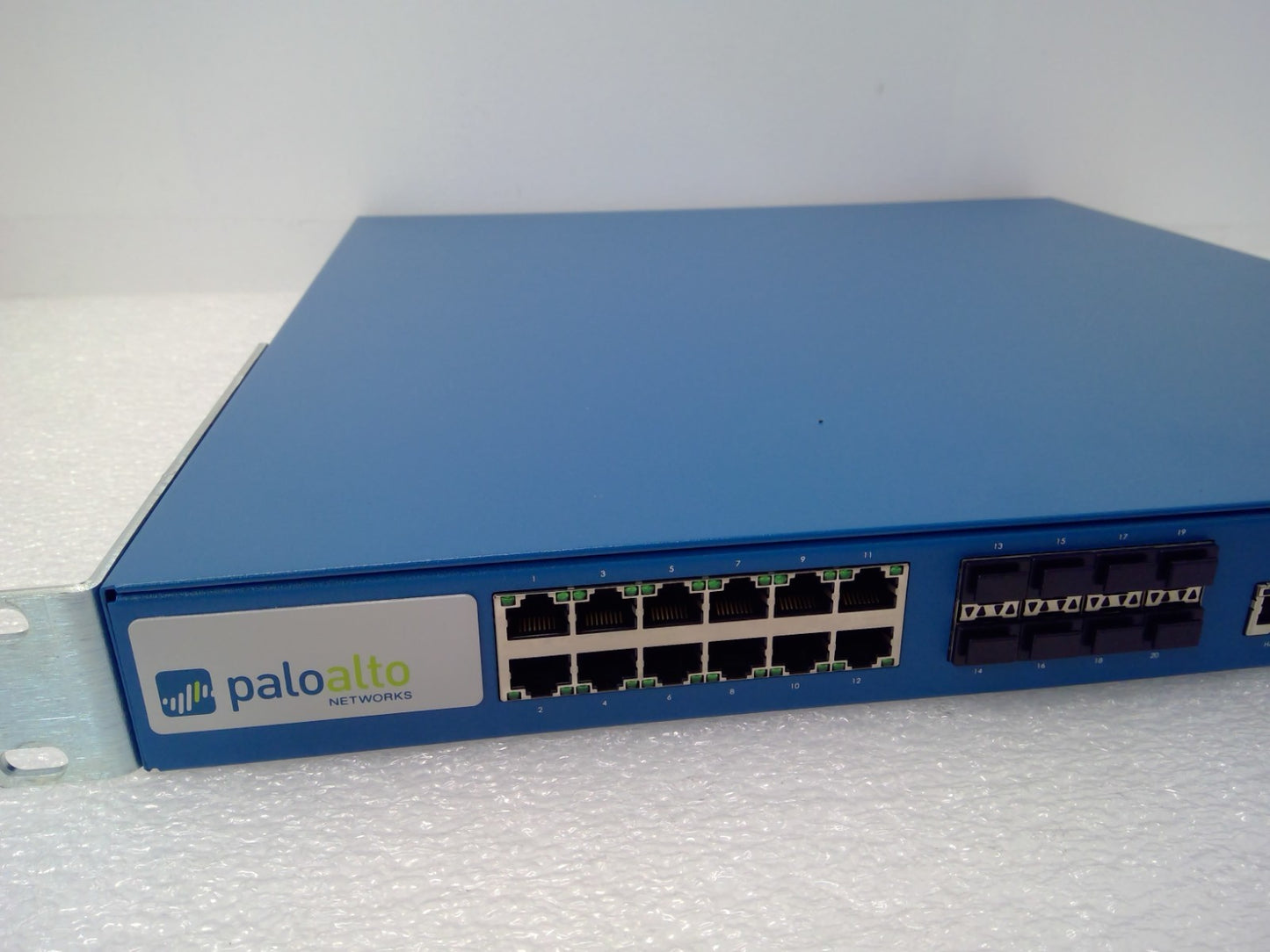 Palo Alto Networks  PA-3000 Series PA-3020 12-Ports Security Firewall