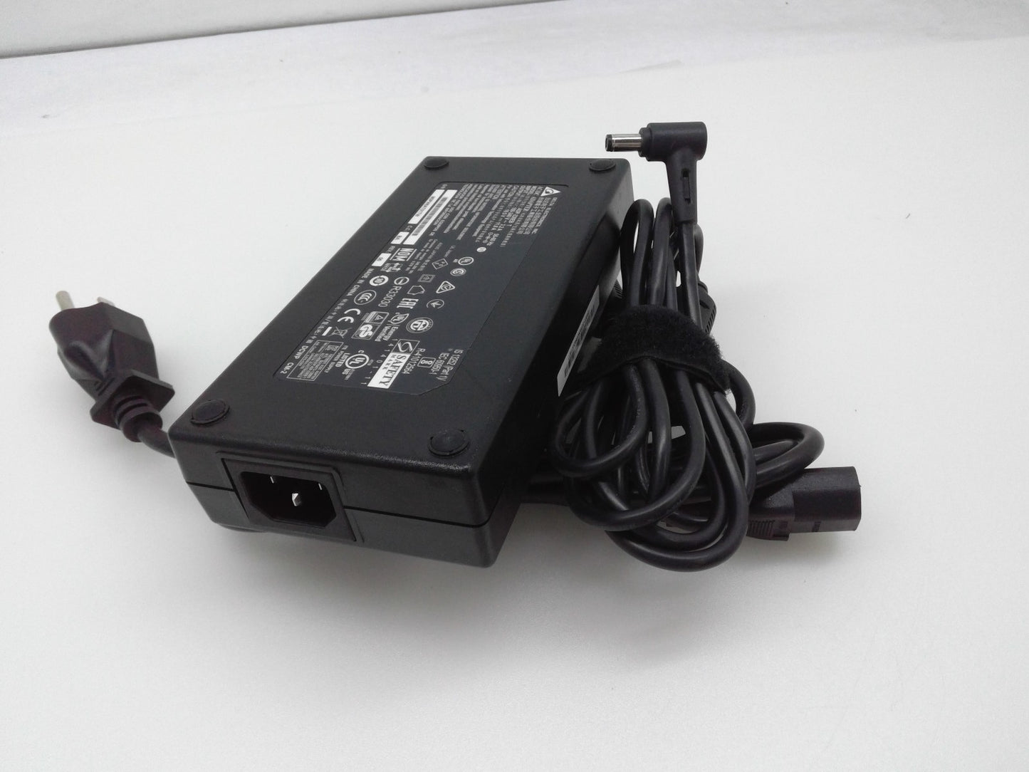 Original DELTA ADP-230EB T 19.5V 11.8A 5.5×2.5mm Power Adapter Laptop Charger