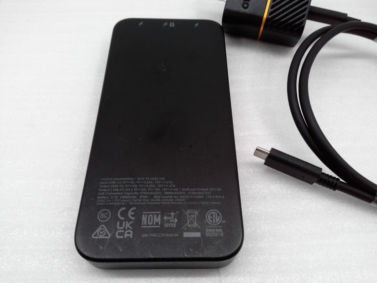 mophie Powerstation Multi Port USB-C PD 2x USB-A  W/45W AC/Adapter