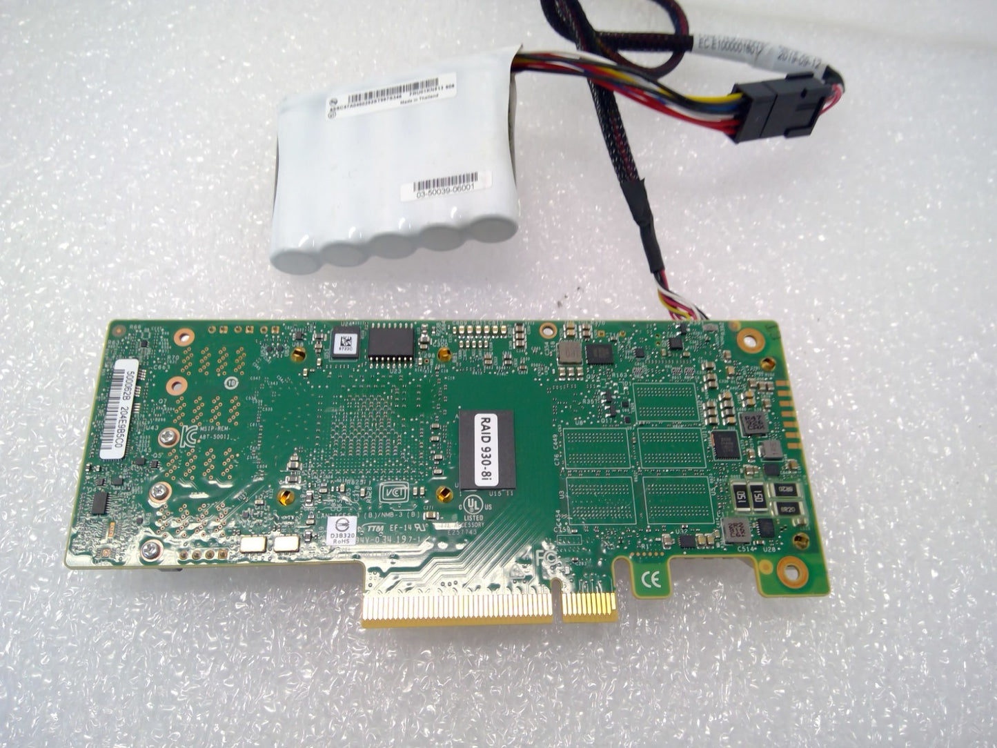 Lenovo 01KN507  ThinkSystem  RAID 930-8i SAS/SATA 12Gb/s W/Battery