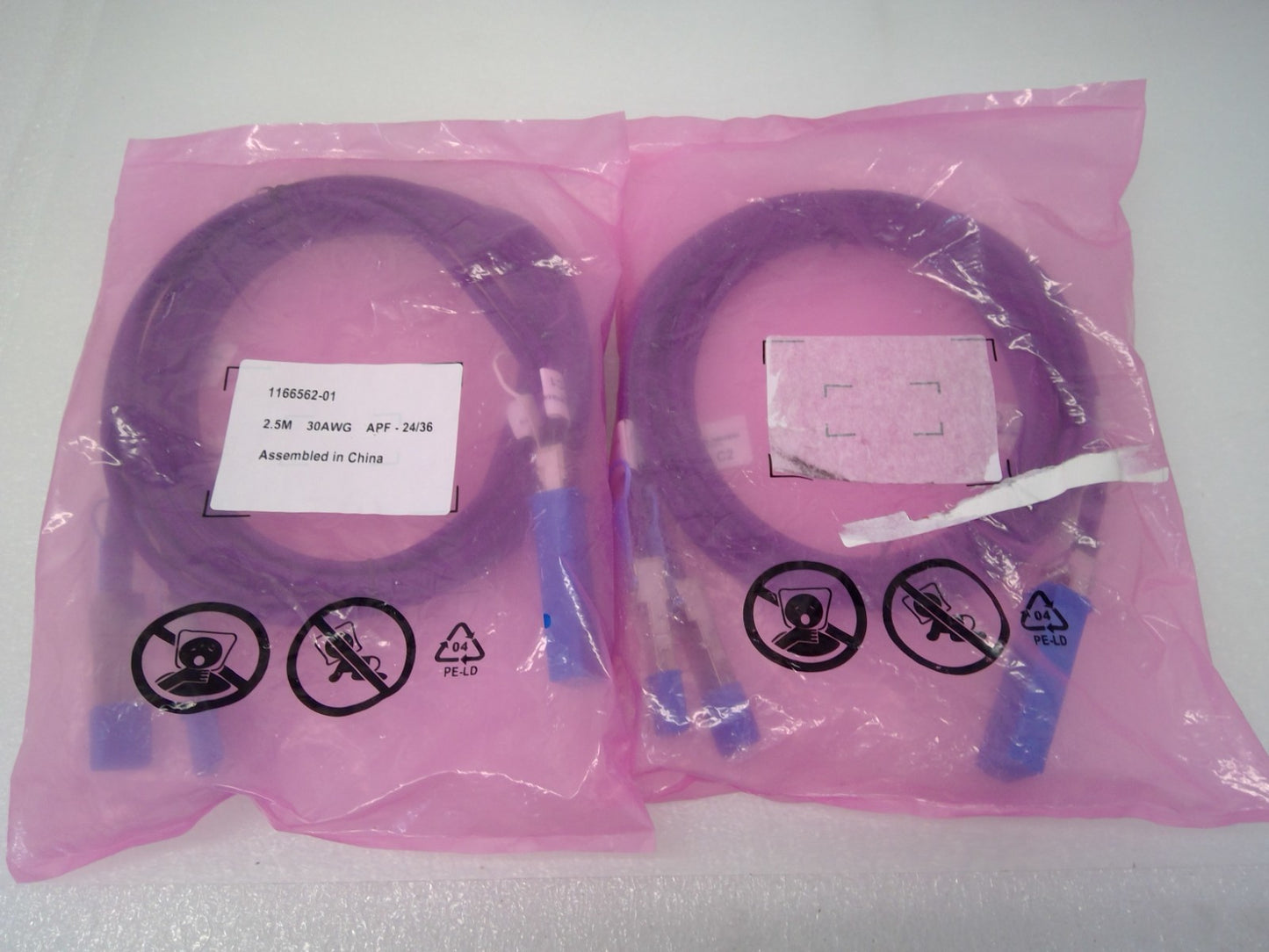 NEW Amphenol Splitter 400G OSFP to 2x200G QSFP56 2.5m 30AWG NJPRGR-G608 *read*