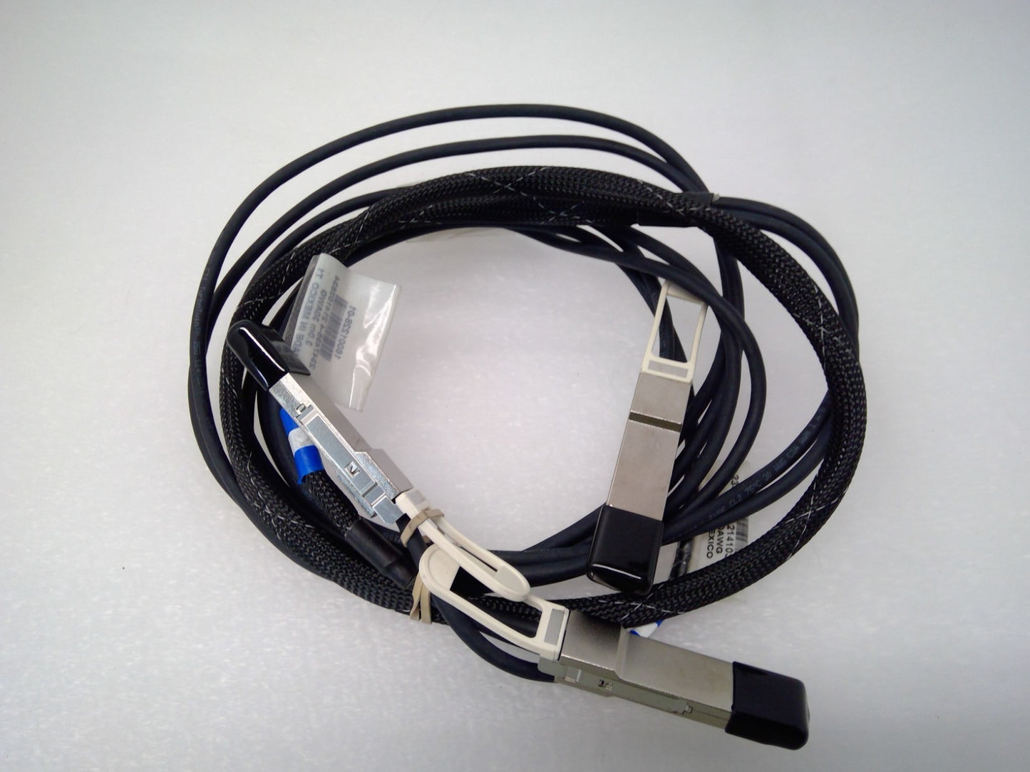TE Connectivity 100G QSFP28 TO 2X50G QSFP28 DAC Cable 3m 30AWG 2347495-4