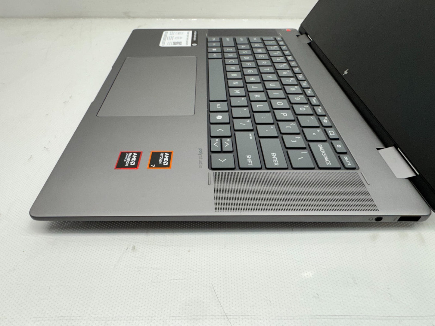 HP ENVY X360 16-ad0023dx Touch AMD Ryzen 7 8840HS@3.30GHz 16G 256GB Win11 *READ*