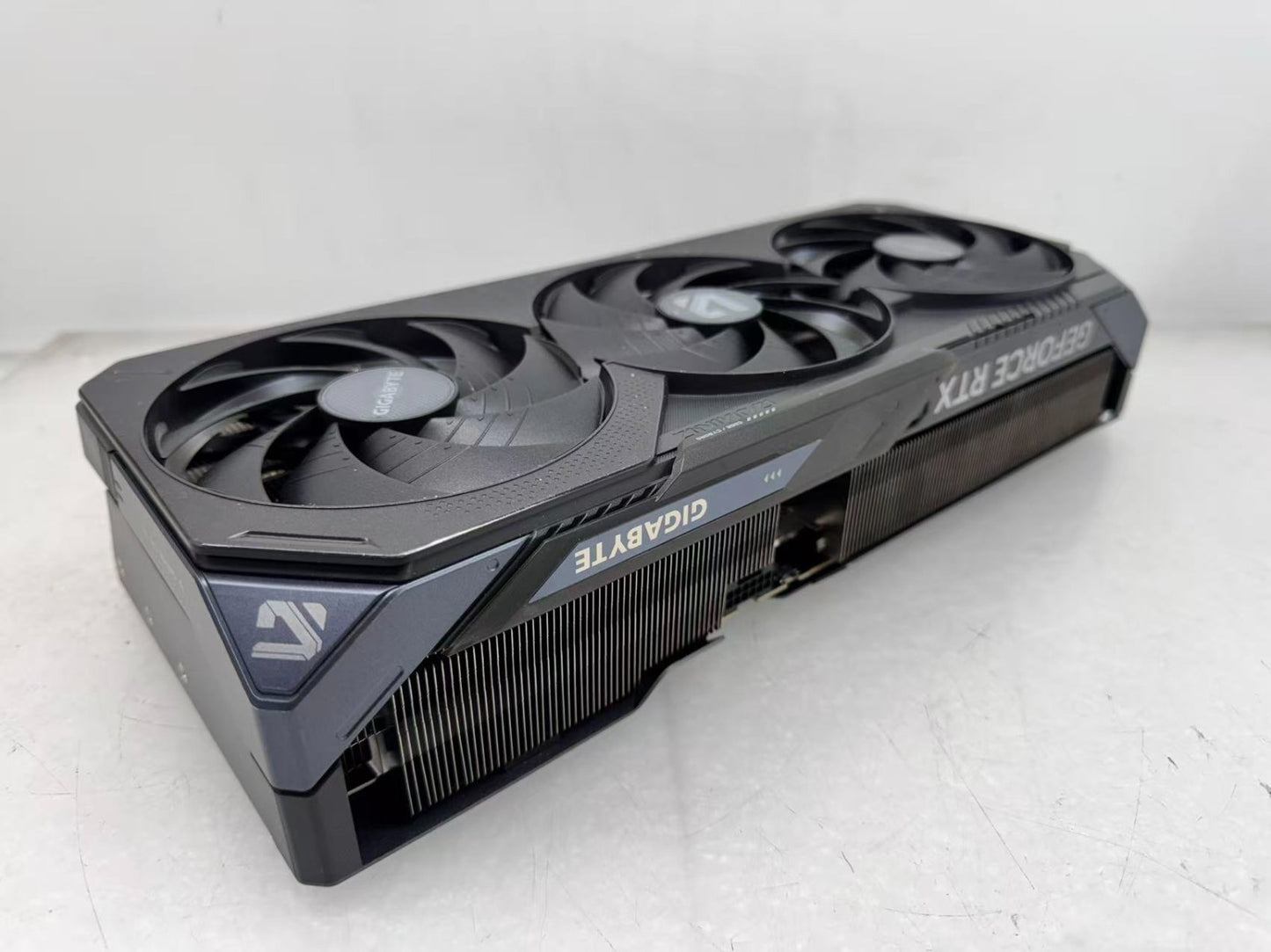 GIGABYTE RTX 5090 GAMING OC 32G GDDR7 Graphics GV-N5090GAMING OC-32GD
