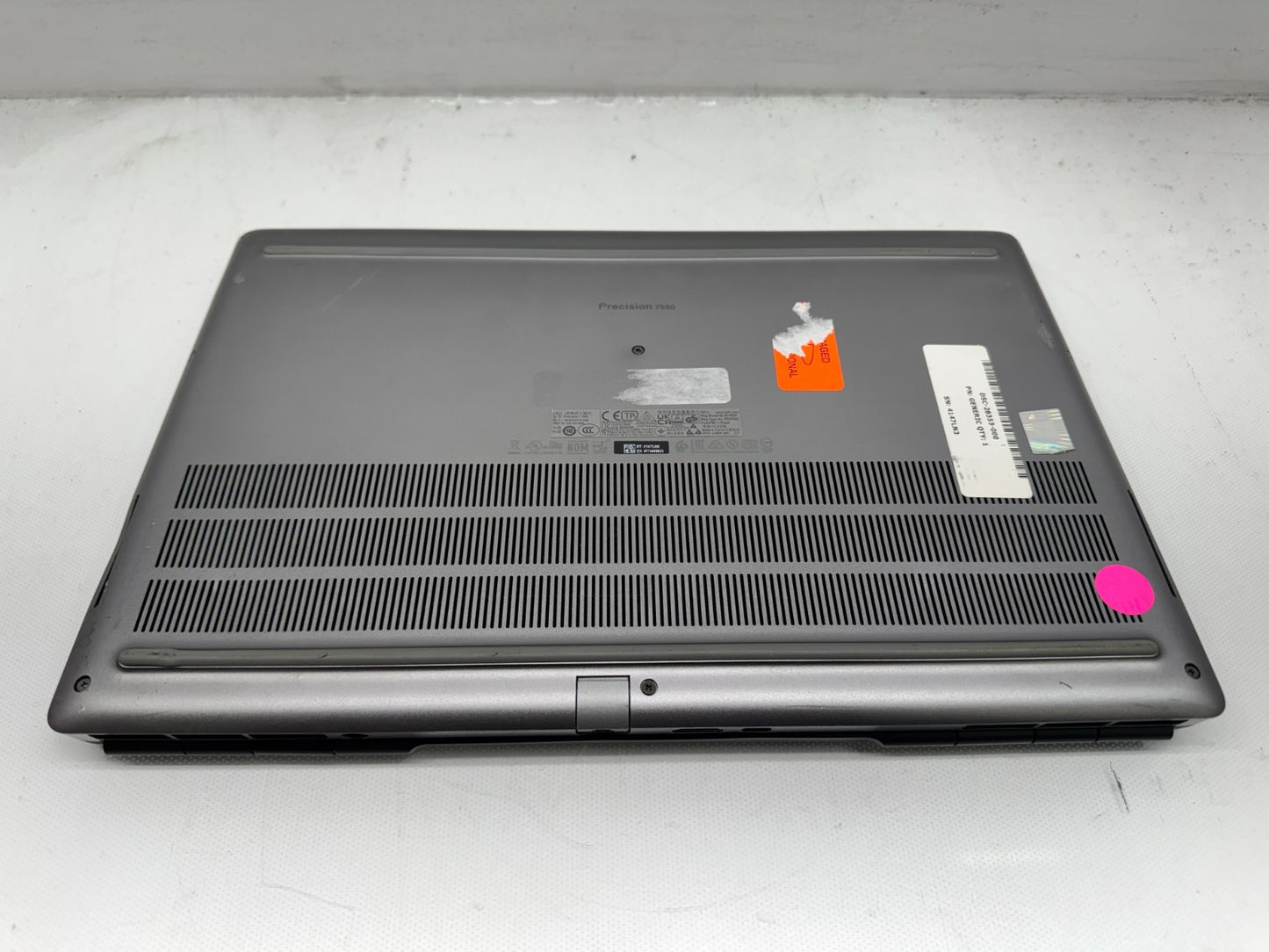 Dell Precision 7560 Laptop i5-11500H@2.90GHz 16GB 256 SSD T1200 Win 11 *READ
