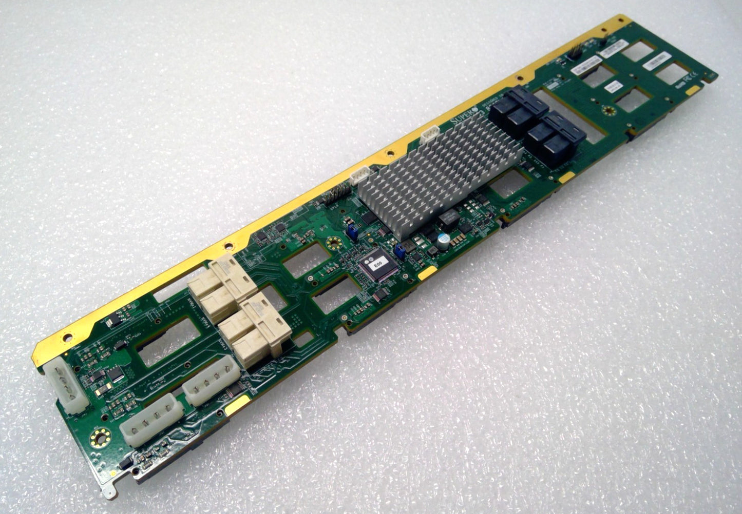 Supermicro BPN-SAS3-826EL1-N4 2U 12-Bay 4x NVME 12Gb SAS-3 Expander Backplane