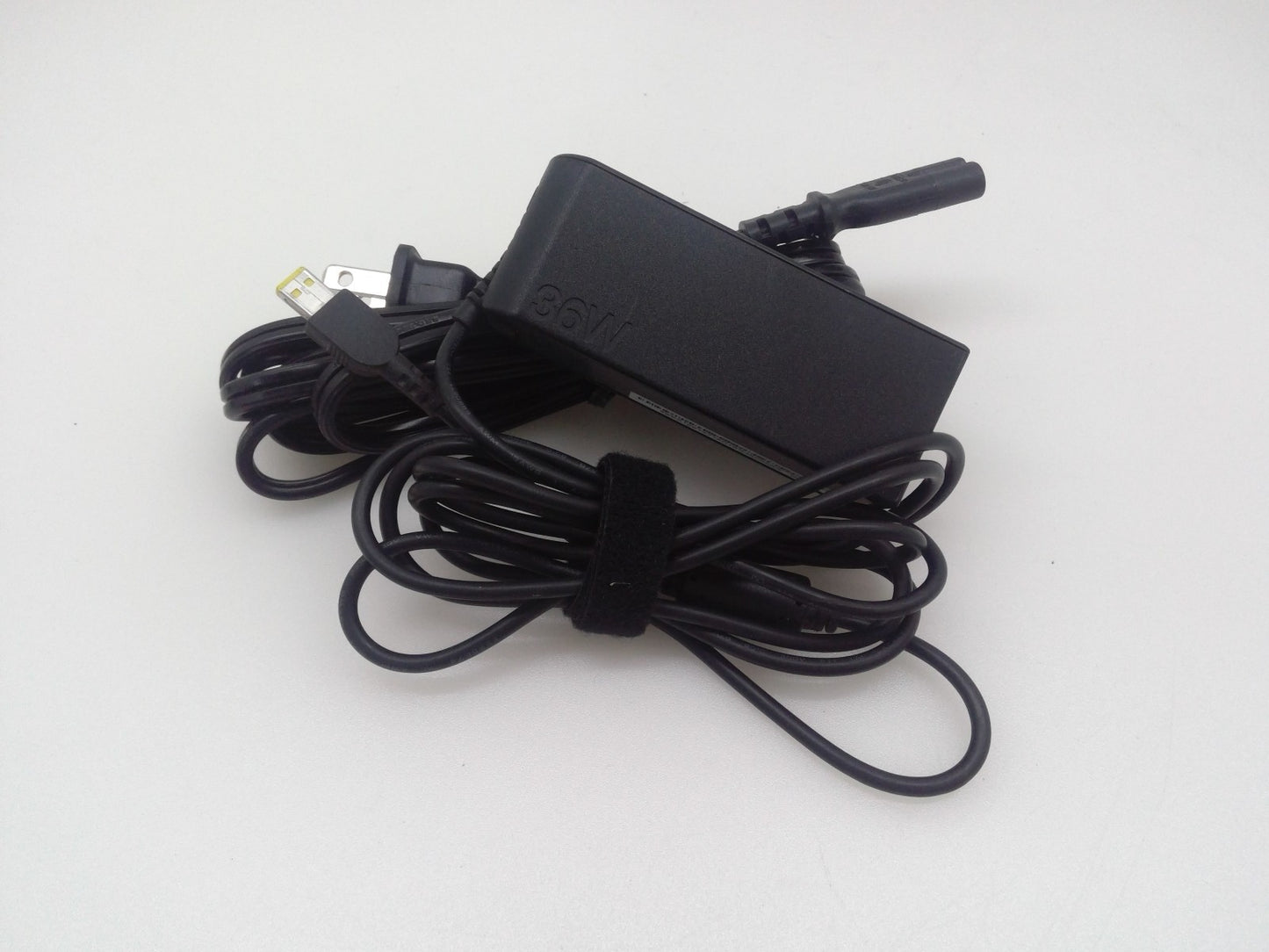 Original Lenovo 36W 12V 3A Charger ThinkPad Tablet 10 Helix ADLX36NDT2B 00HM601
