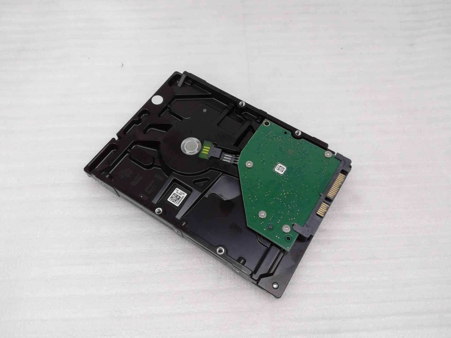 Seagate Barrzcuda ST1000DM010/ 1TB 3.5" 6Gb/s  5400 RPM  SATA Hard Drive